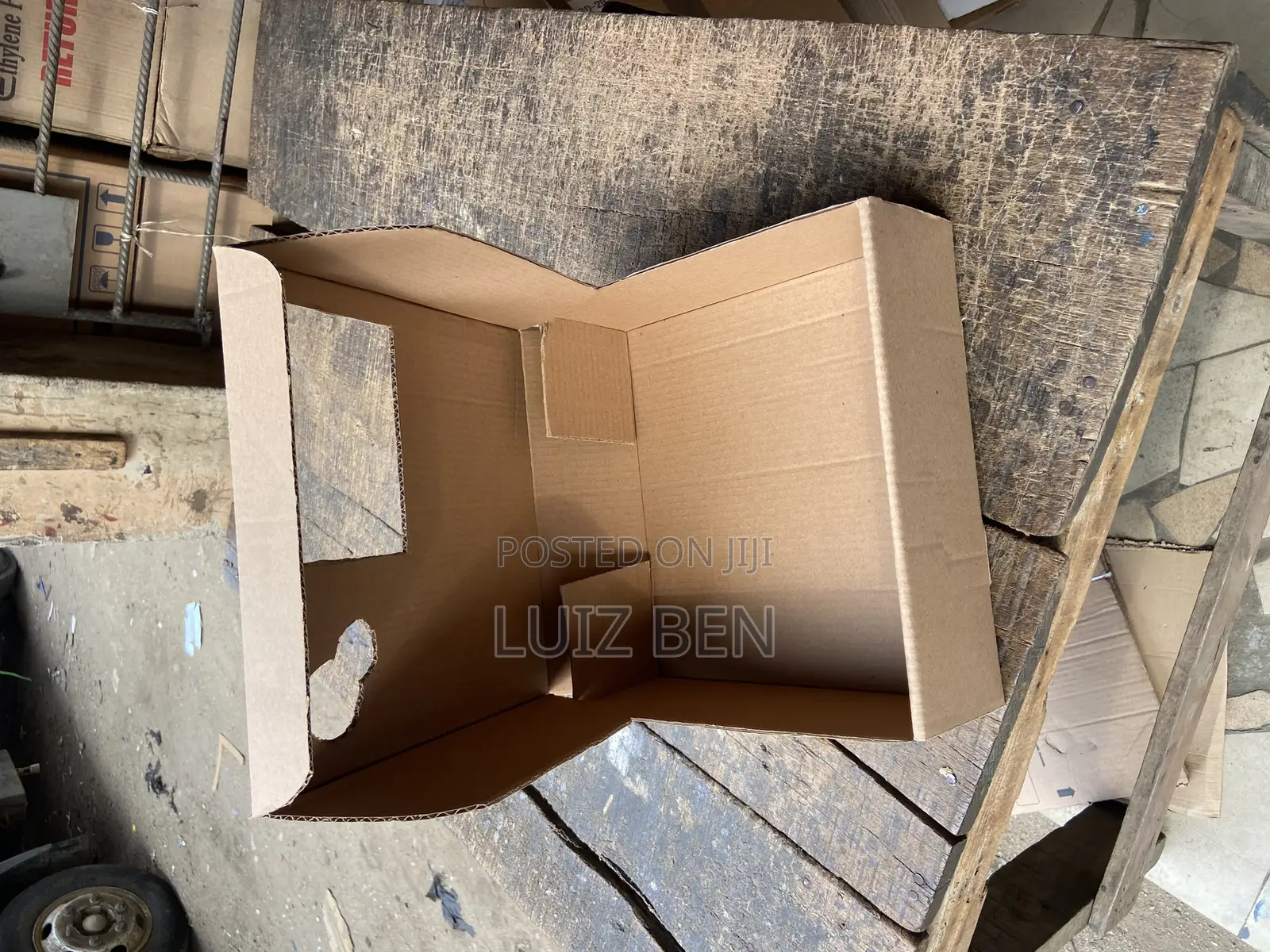 Very Neat Different Size of Pizza and Food Boxes