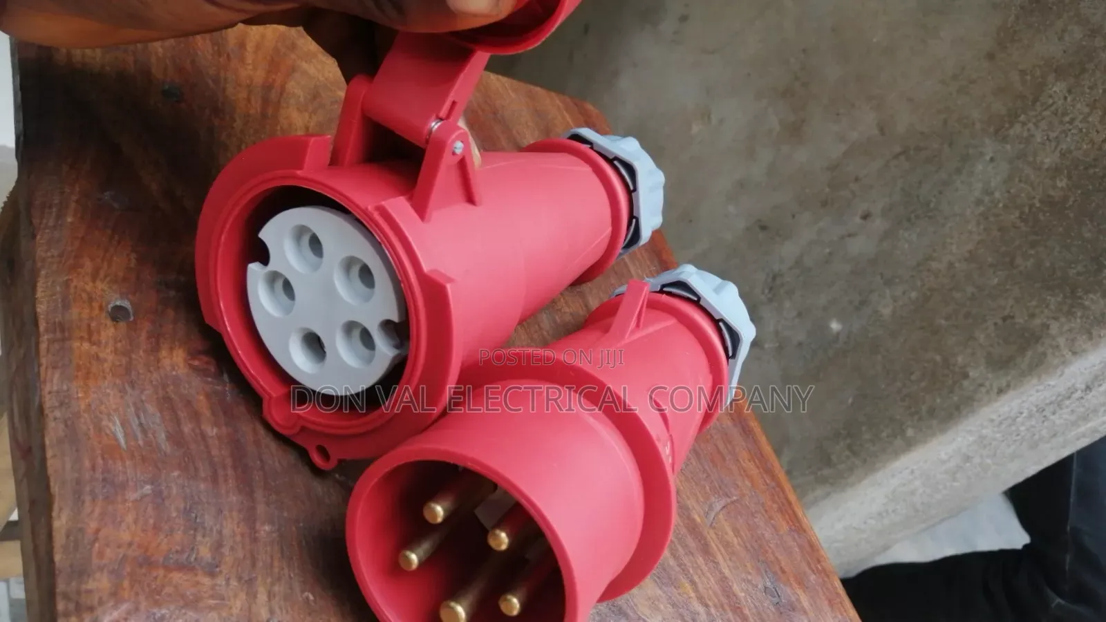 32amps 5pin German Sockets Ip44 Floor /Hanging