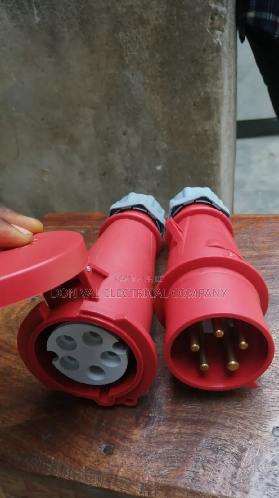 32amps 5pin German Sockets Ip44 Floor /Hanging