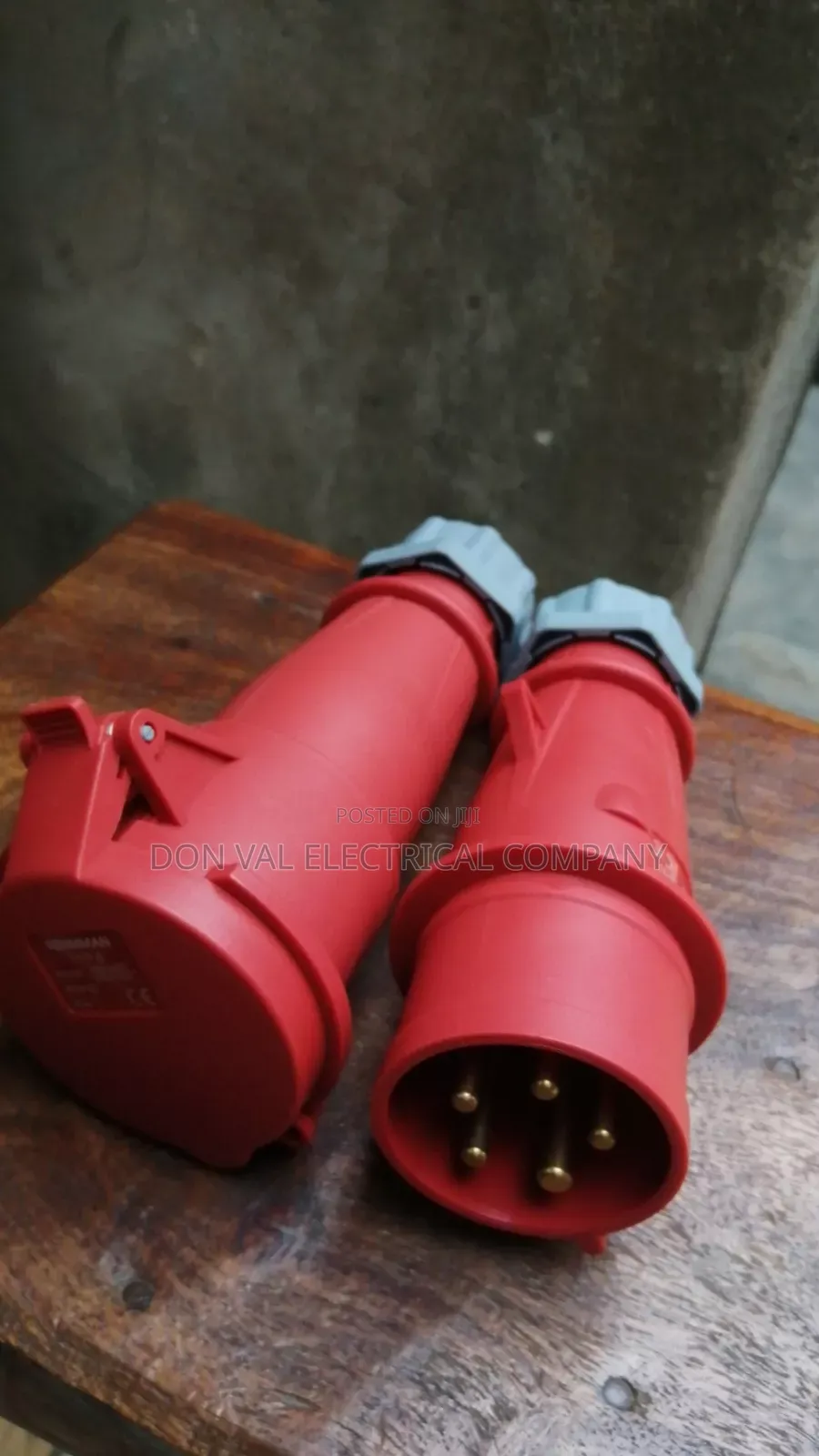 32amps 5pin German Sockets Ip44 Floor /Hanging
