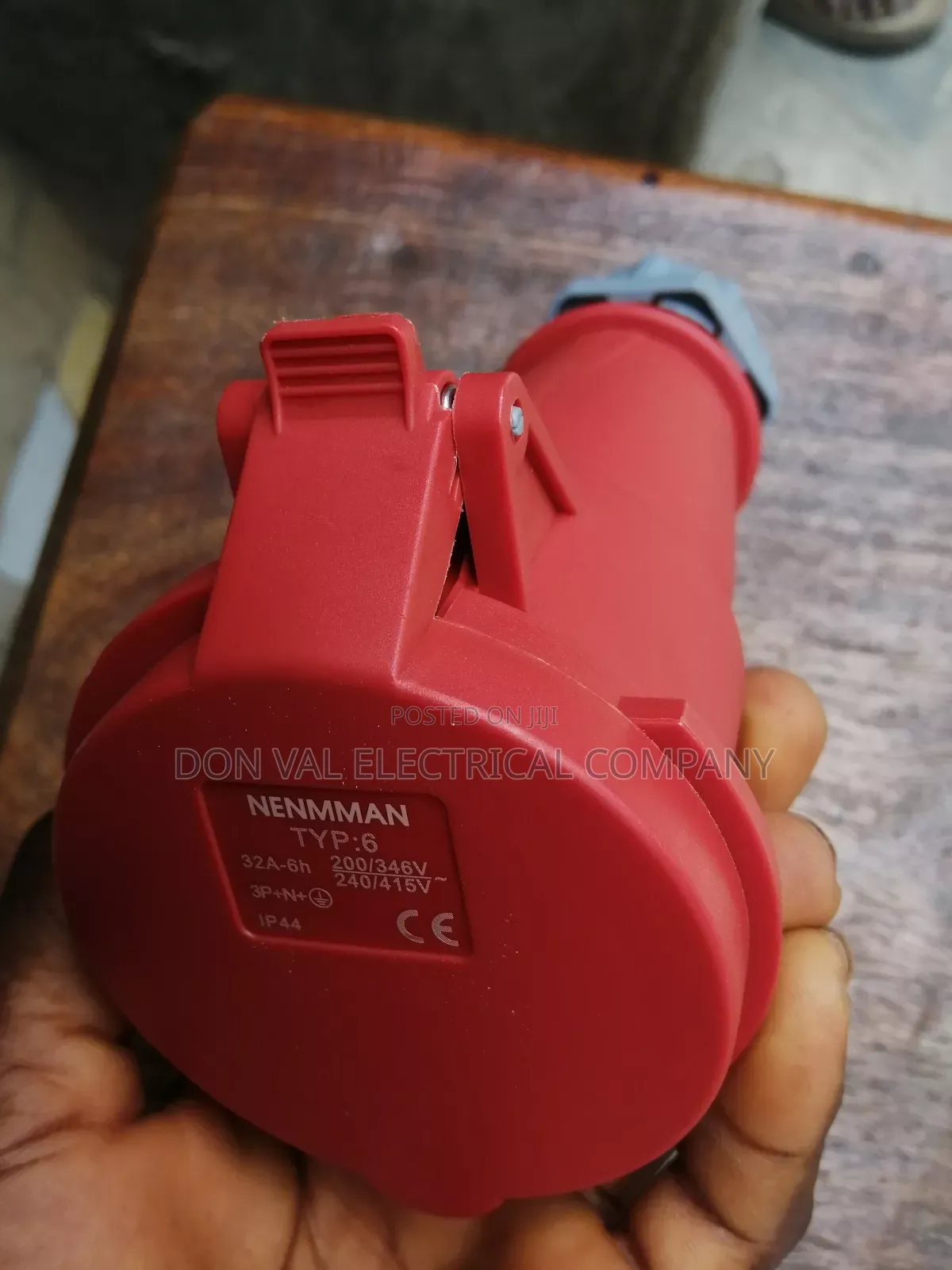 32amps 5pin German Sockets Ip44 Floor /Hanging