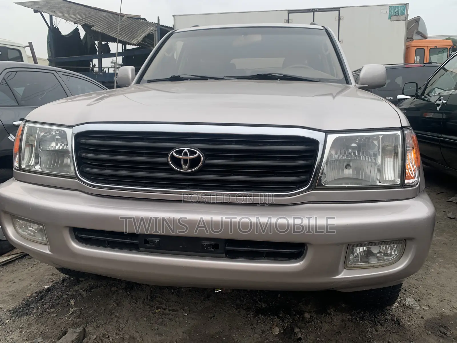 Toyota Land Cruiser 2004 Gray