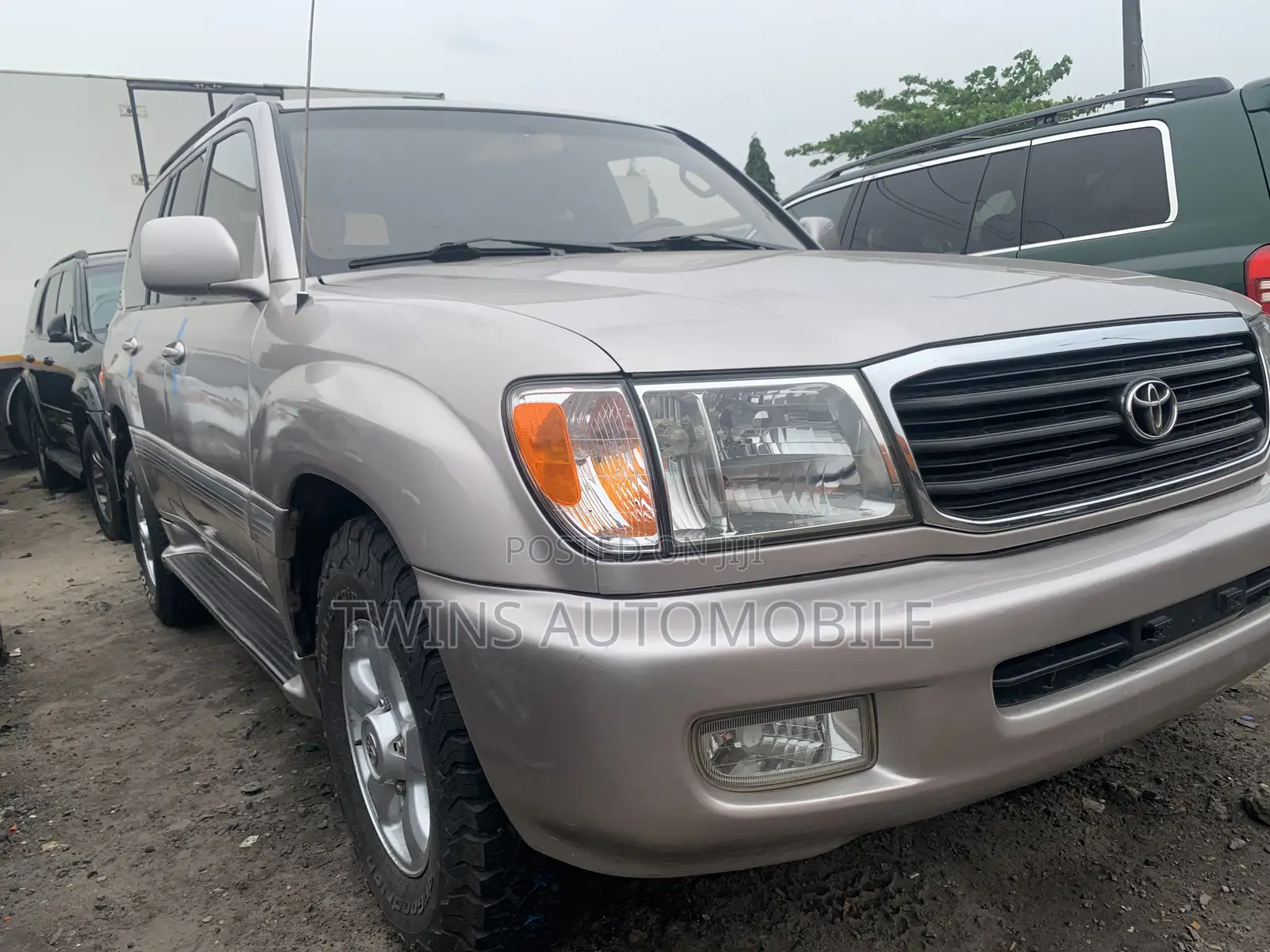 Toyota Land Cruiser 2004 Gray