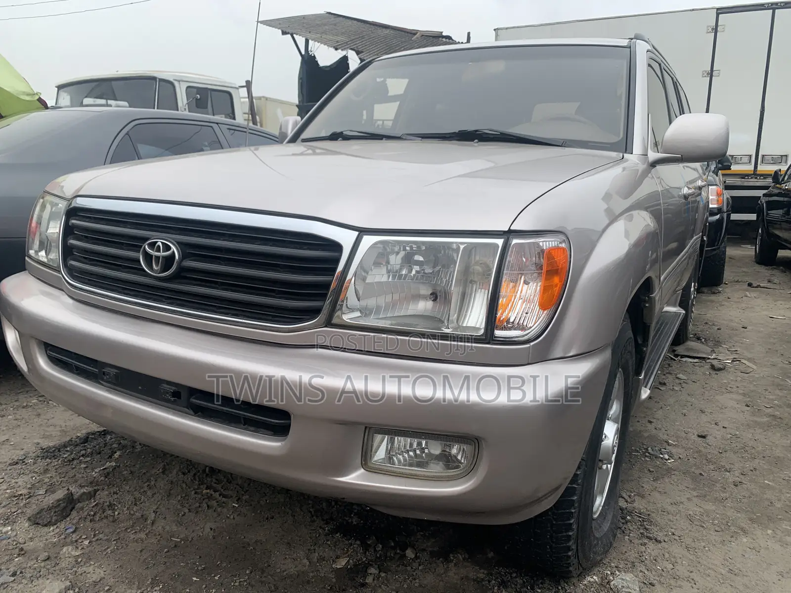 Toyota Land Cruiser 2004 Gray