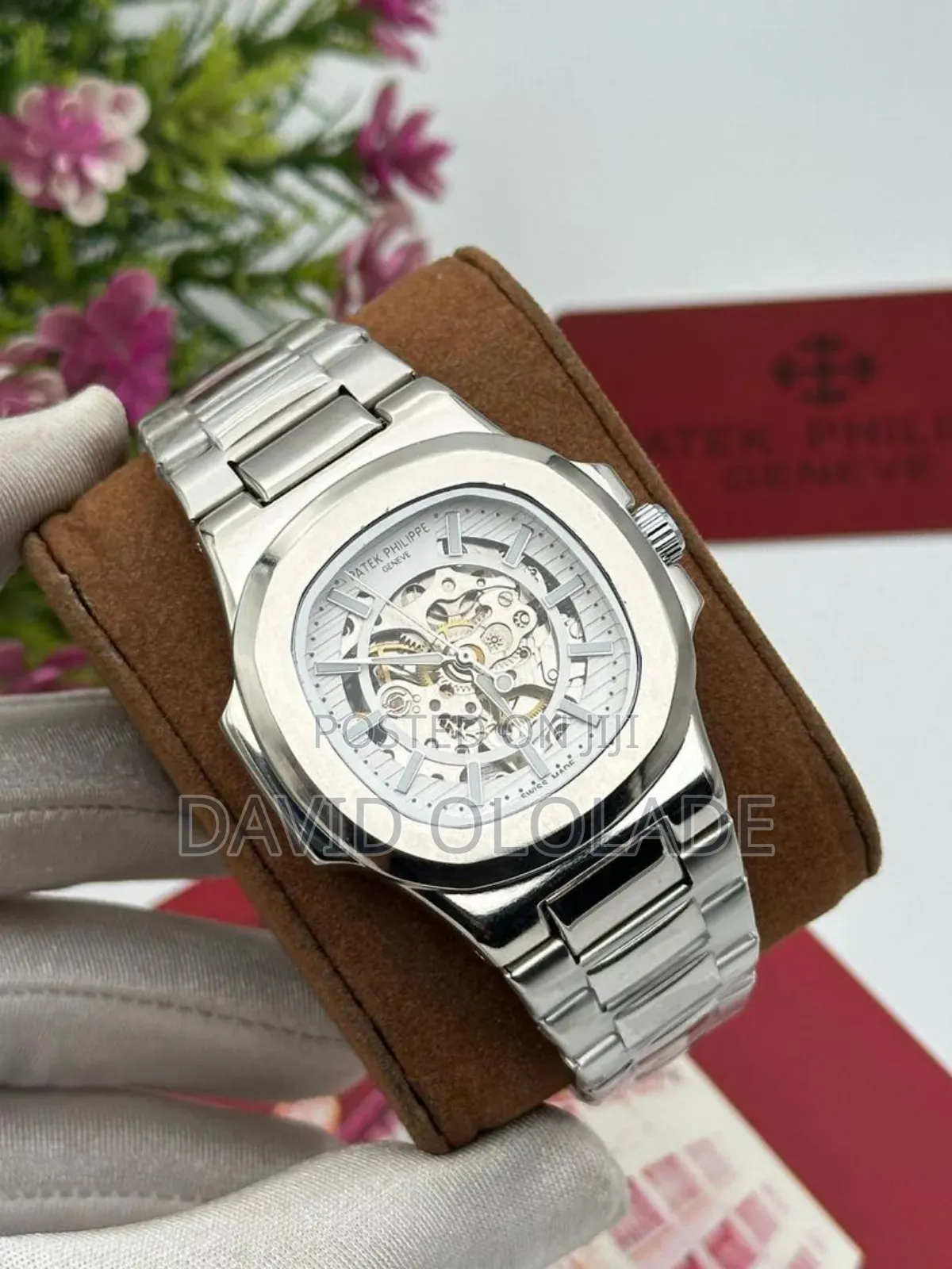 Patek Philippe 
Automatic 
Stainless Steel Chain
Watch