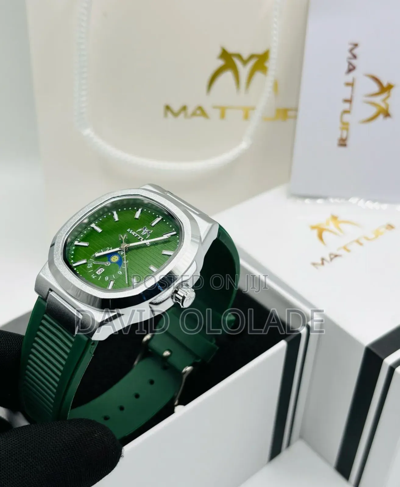 *Maturri Rubber Waterproof Wristwatch*