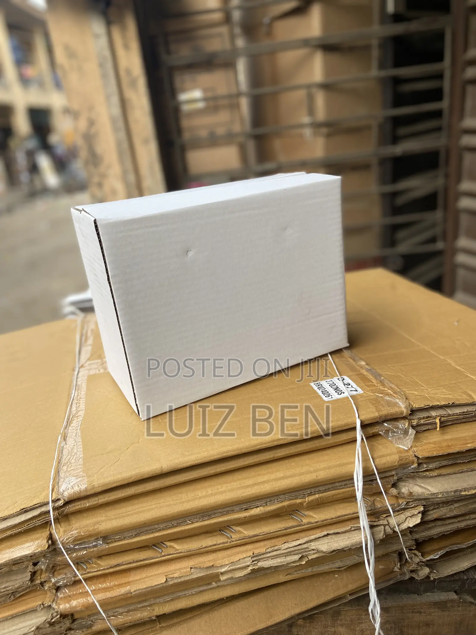 Very Neat White Food Box Carton