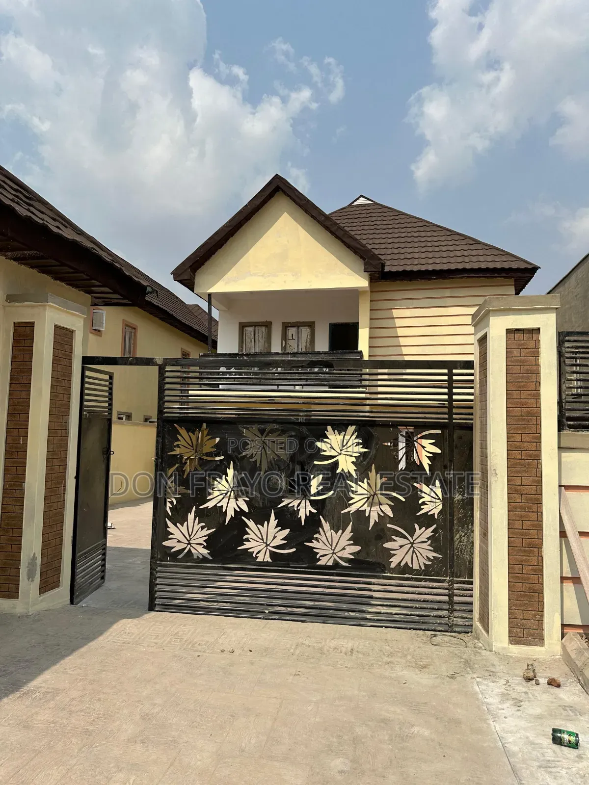 6bdrm Duplex in Akala Way, Akobo for sale