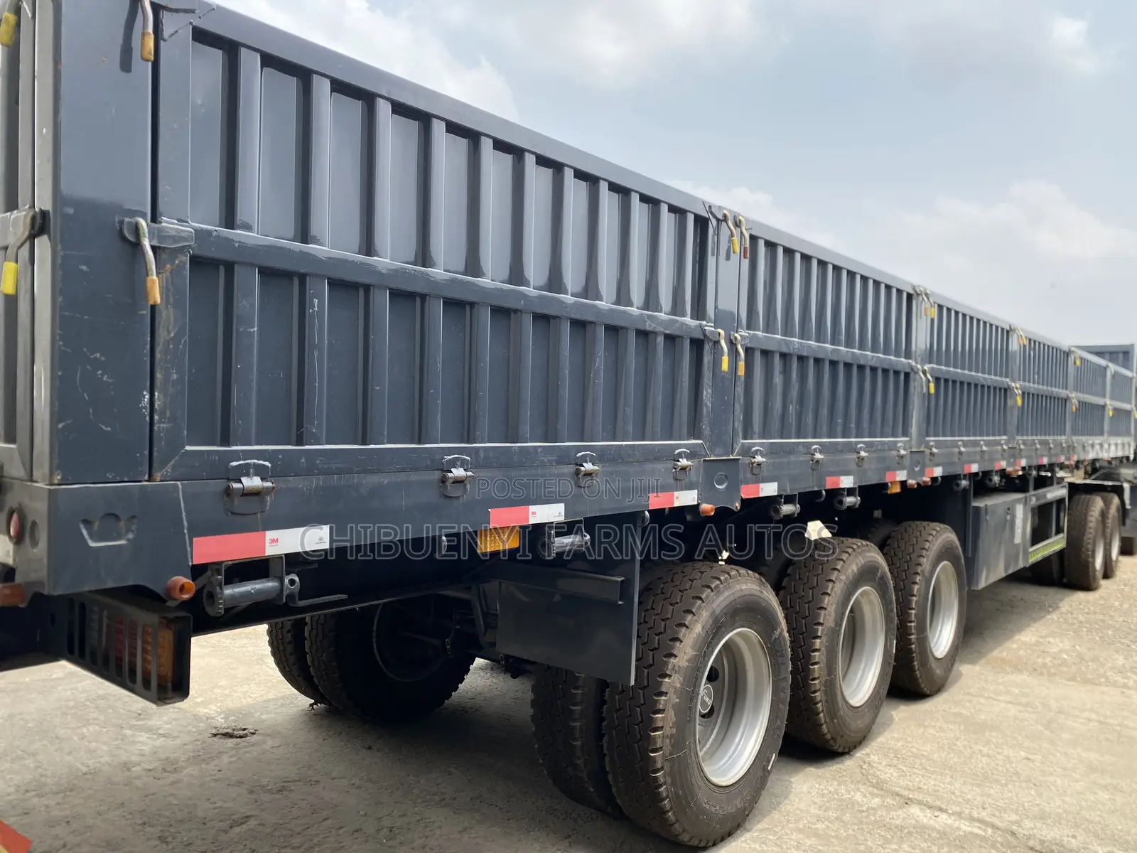 Howo Head + Trailer Bucket (22 Tyres)