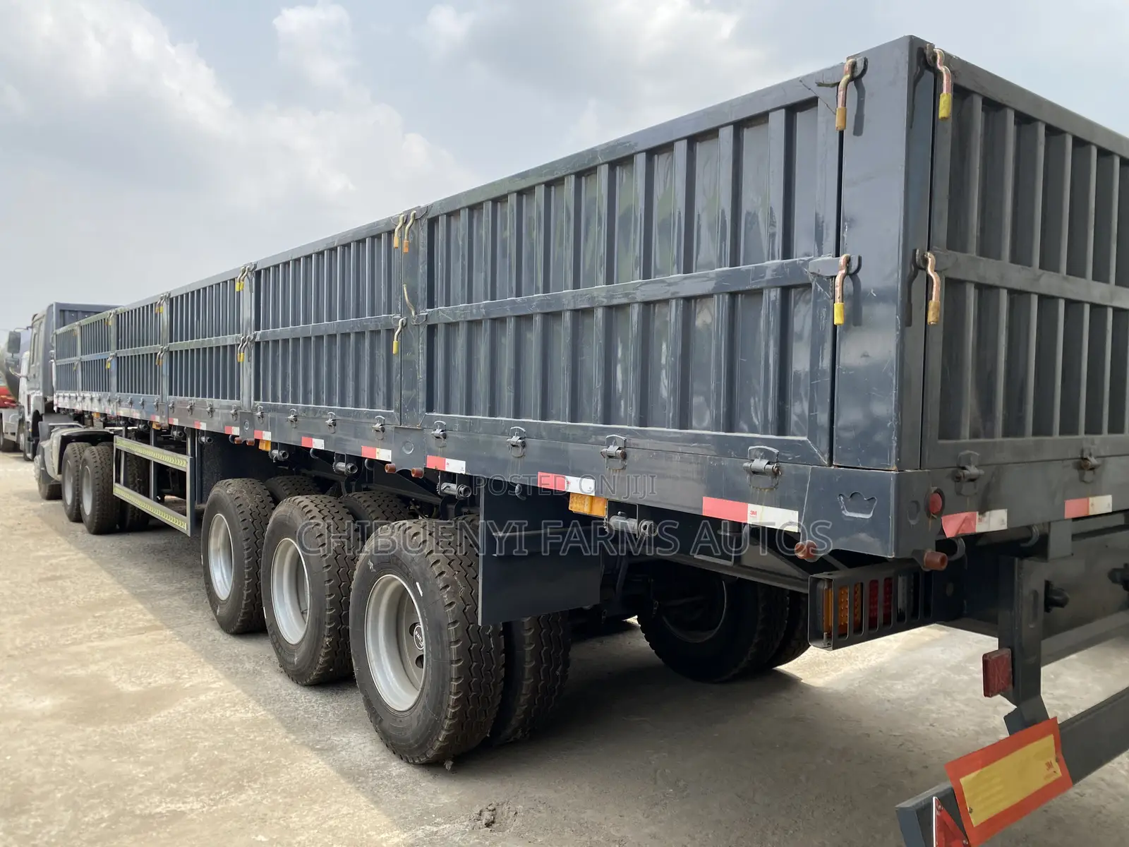 Howo Head + Trailer Bucket (22 Tyres)