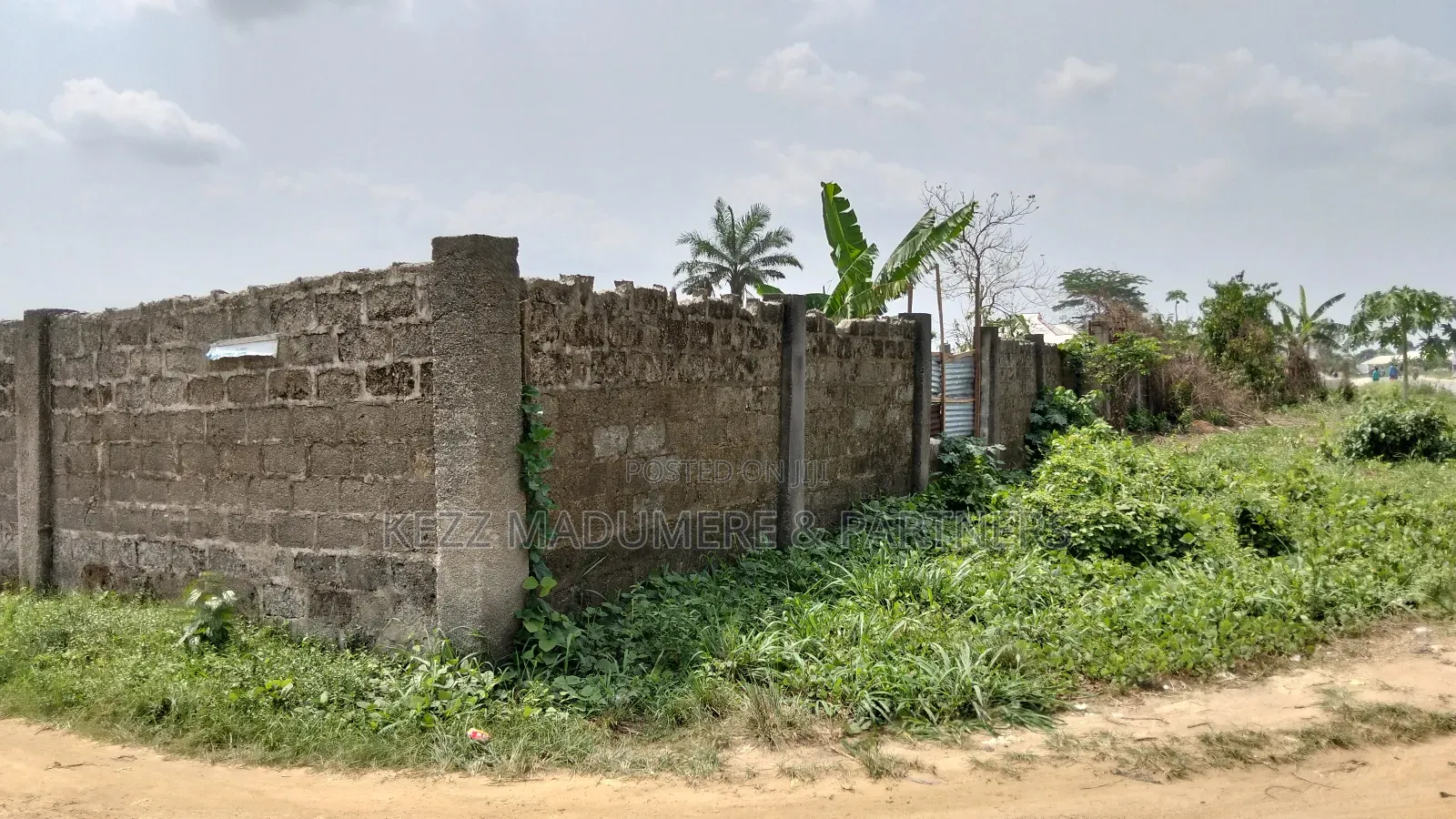 For Sale : 10 Fenced Plots at Omagwa Aluu Junction,