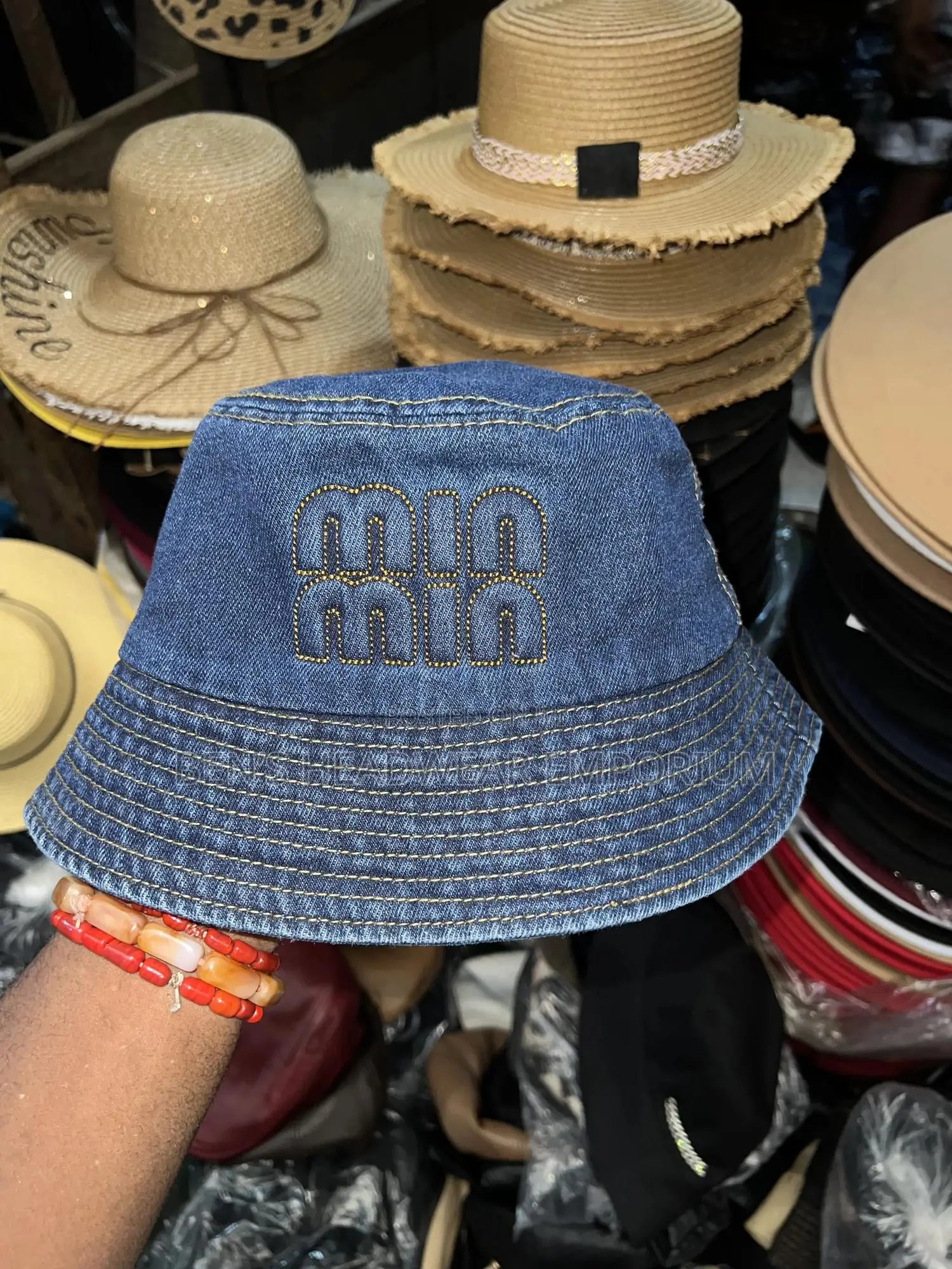 Bucket Hat.