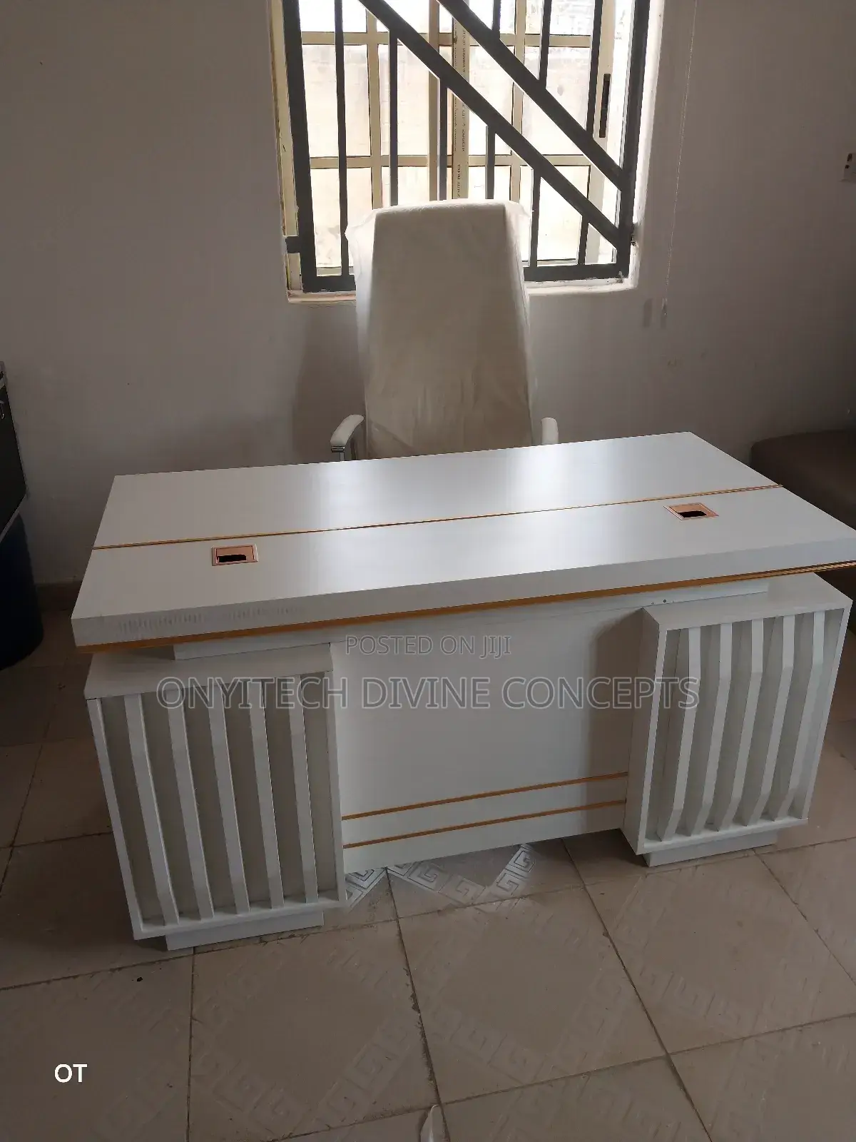 Exclusive White Office Table
