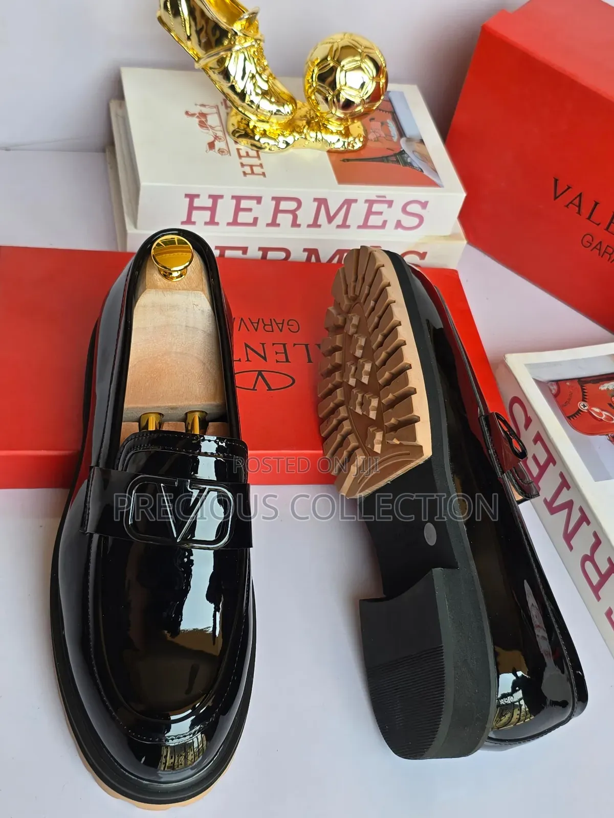 Glossy Leather 2 Toned Sole Valentino Black Shoe