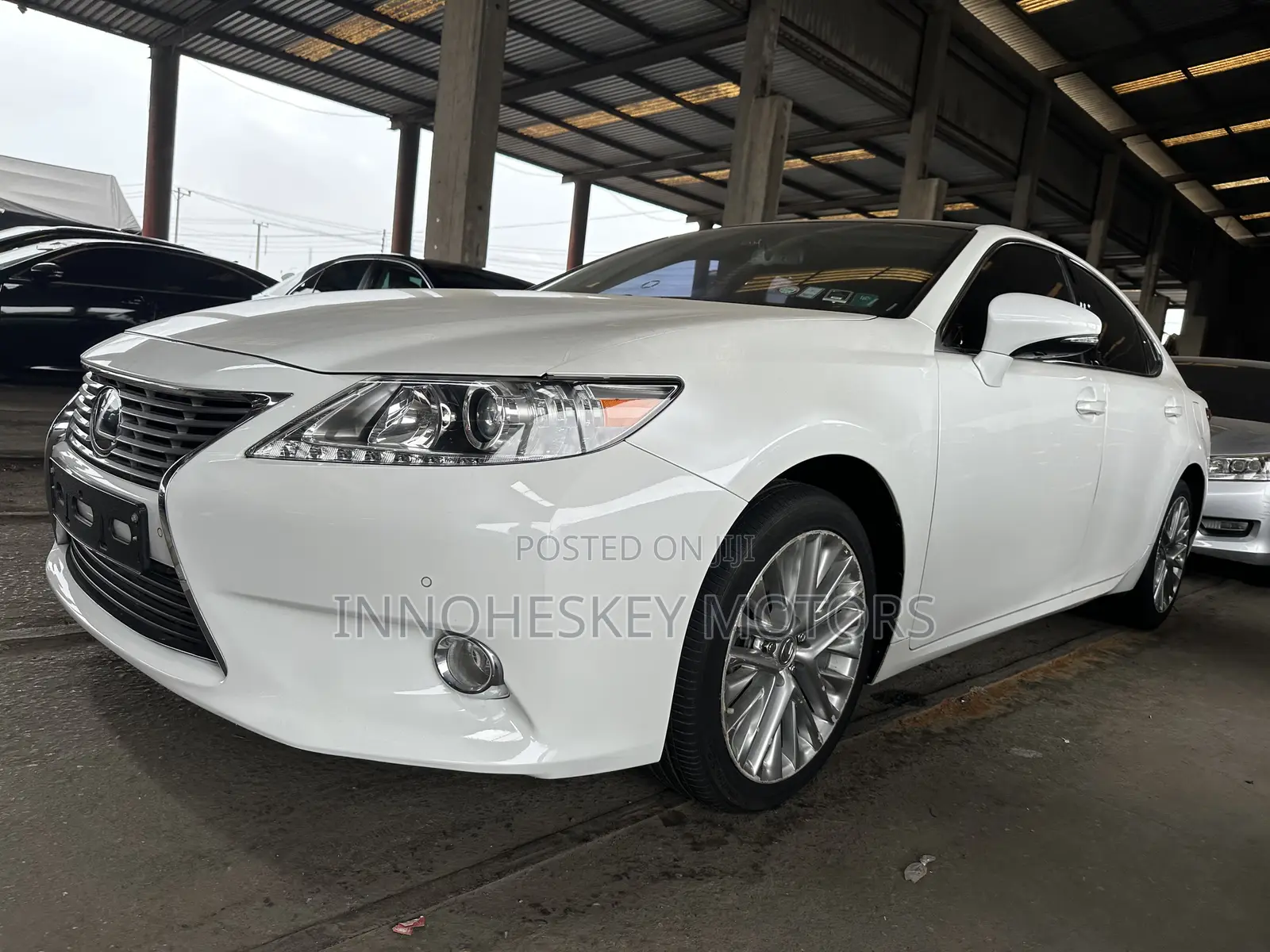 Lexus ES 350 FWD 2013 White