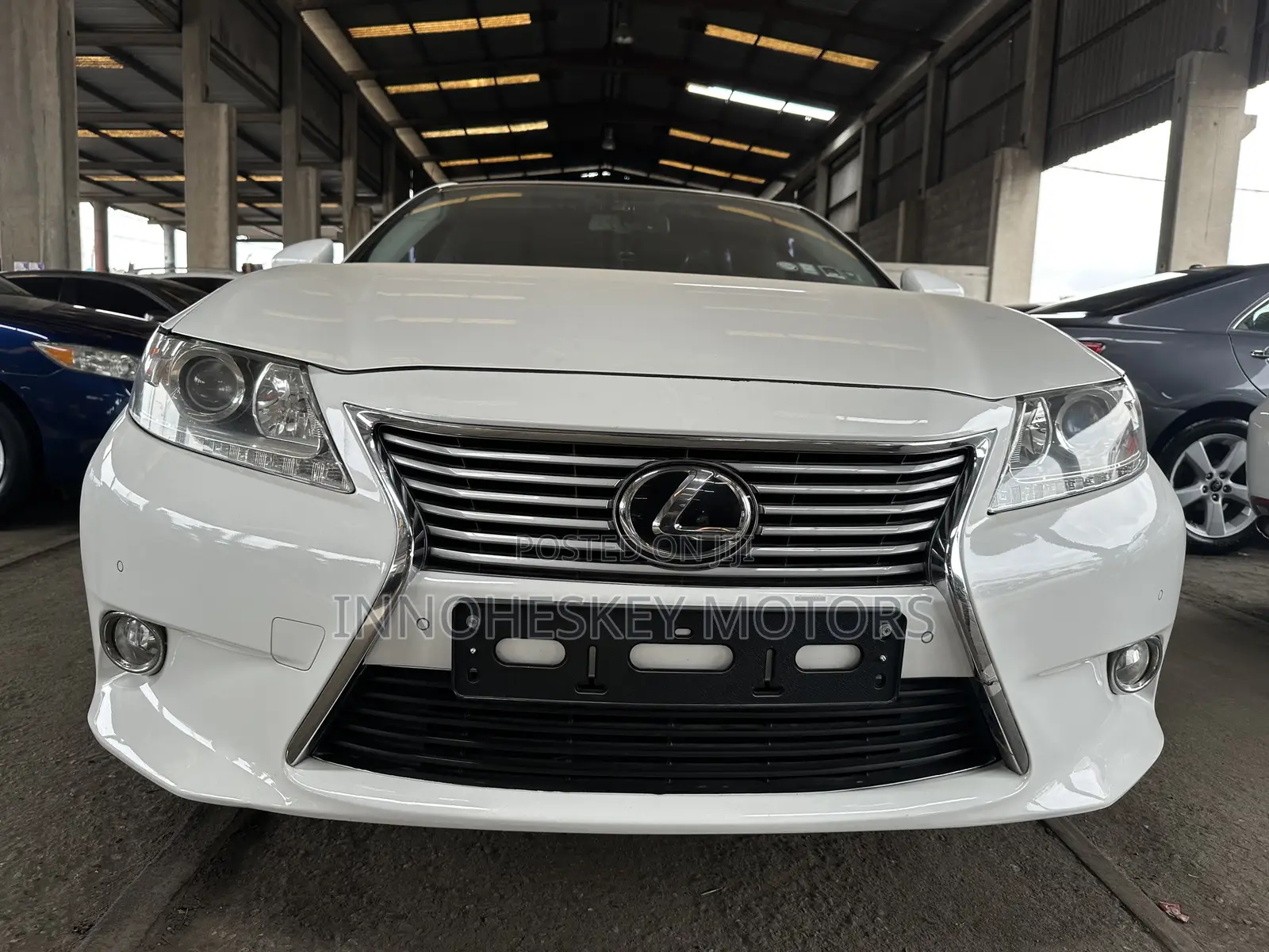 Lexus ES 350 FWD 2013 White