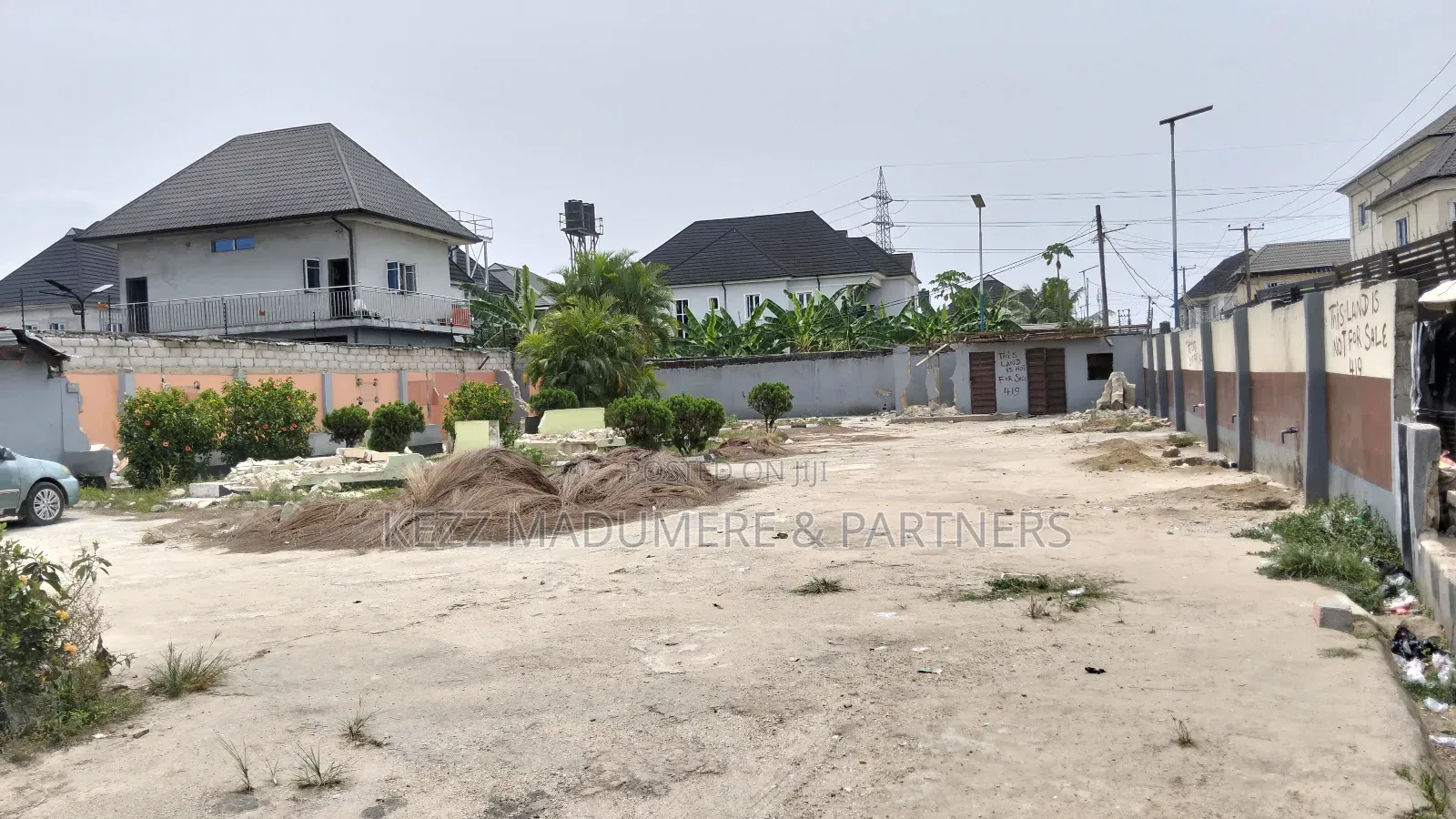 For Sale : 11⁄2 Cornerpiece Plots on Major Sars Rd, Ph