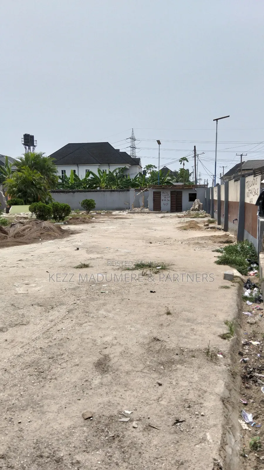 For Sale : 11⁄2 Cornerpiece Plots on Major Sars Rd, Ph
