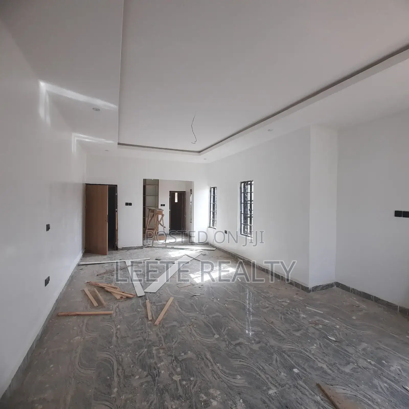 5-Bedroom Terrace Townhouse With Bq