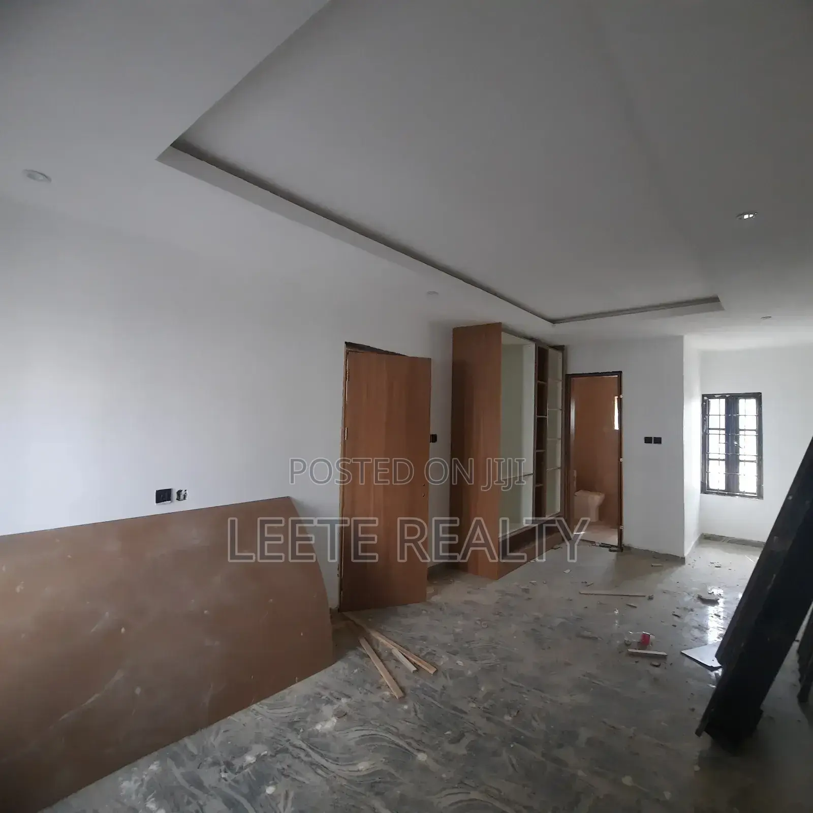 5-Bedroom Terrace Townhouse With Bq