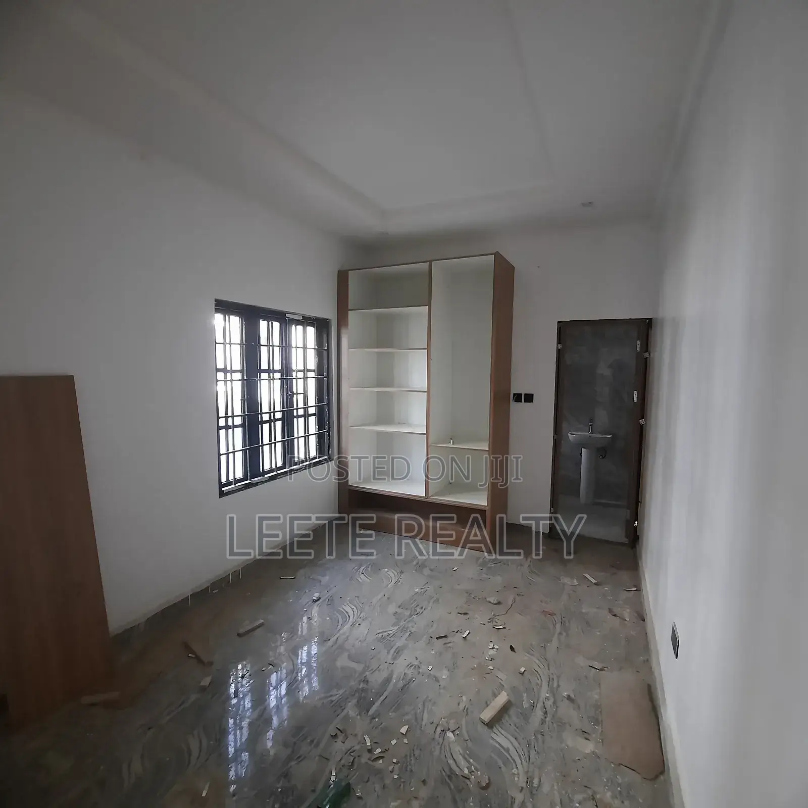 5-Bedroom Terrace Townhouse With Bq