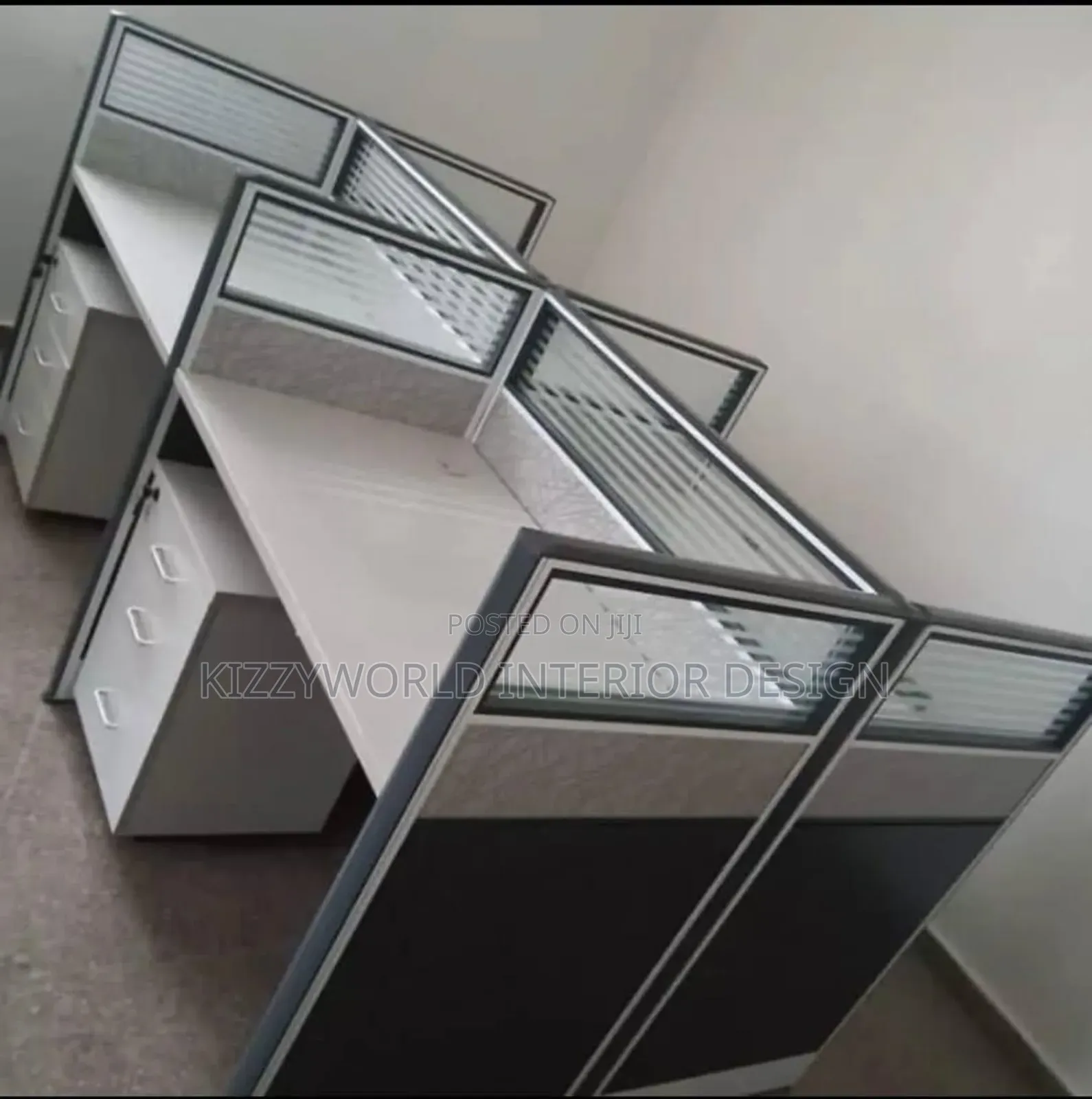 Imported Quality 4 Seater Work Station .