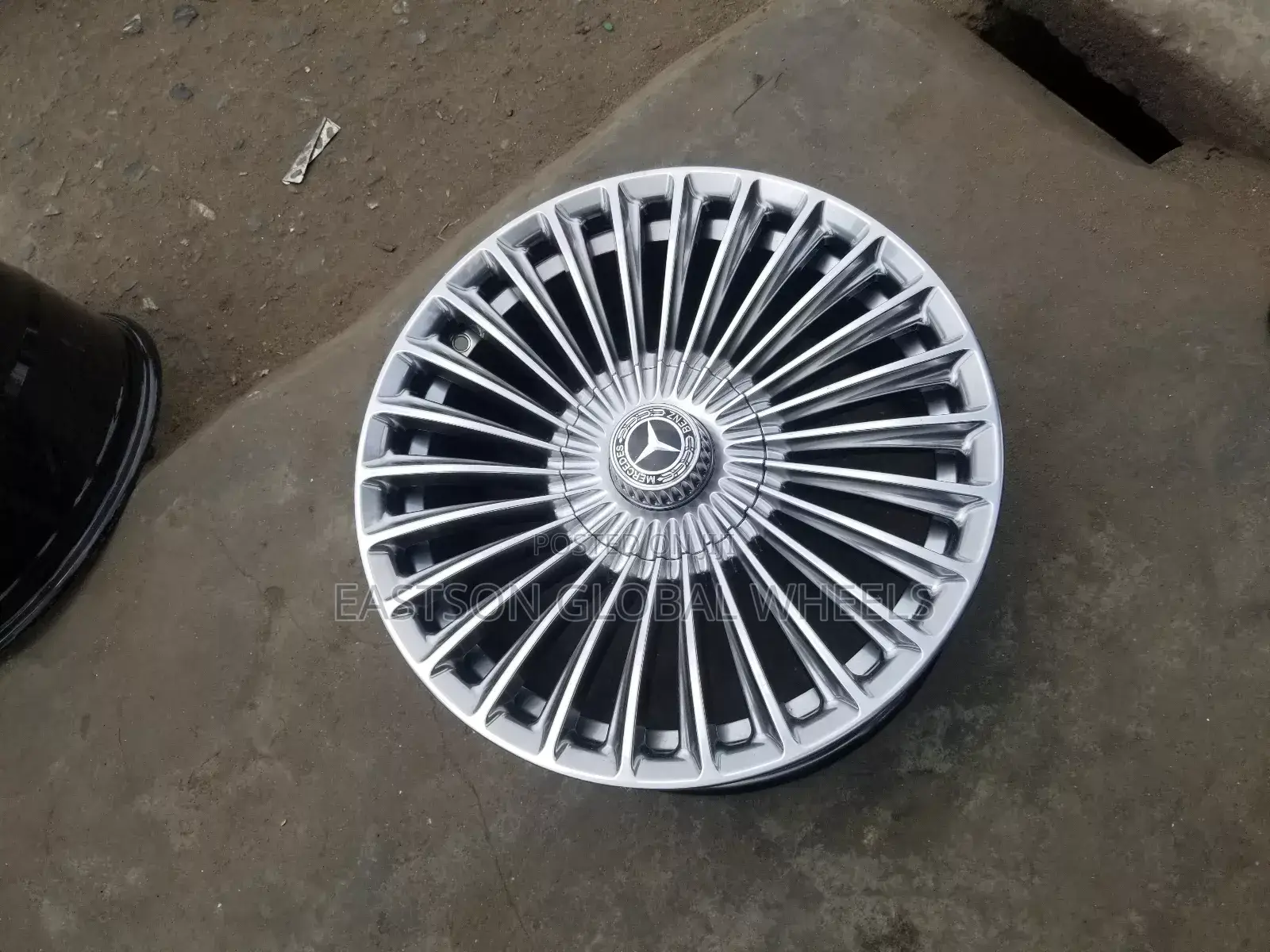 17 Inches Alloyed Rim All' Mercedeces Benz