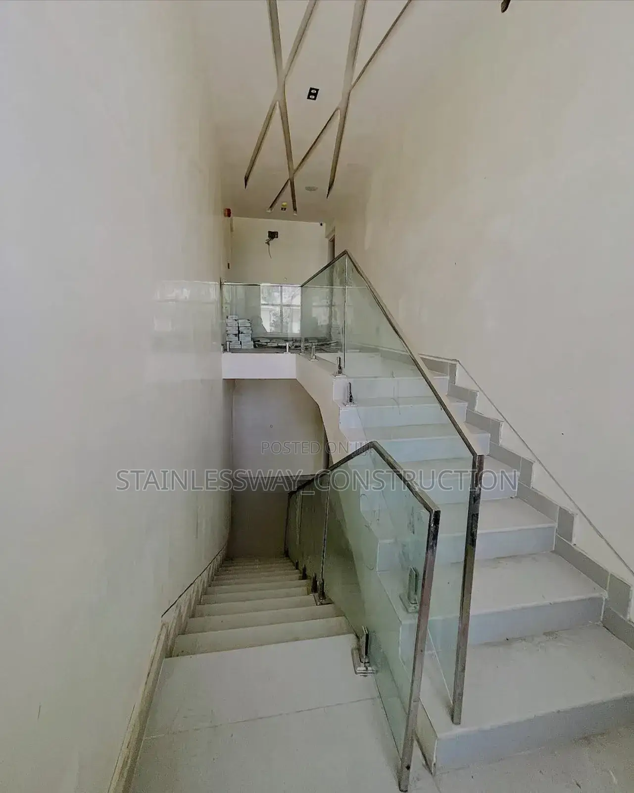Staircase Glass Handrail With Plan Glass