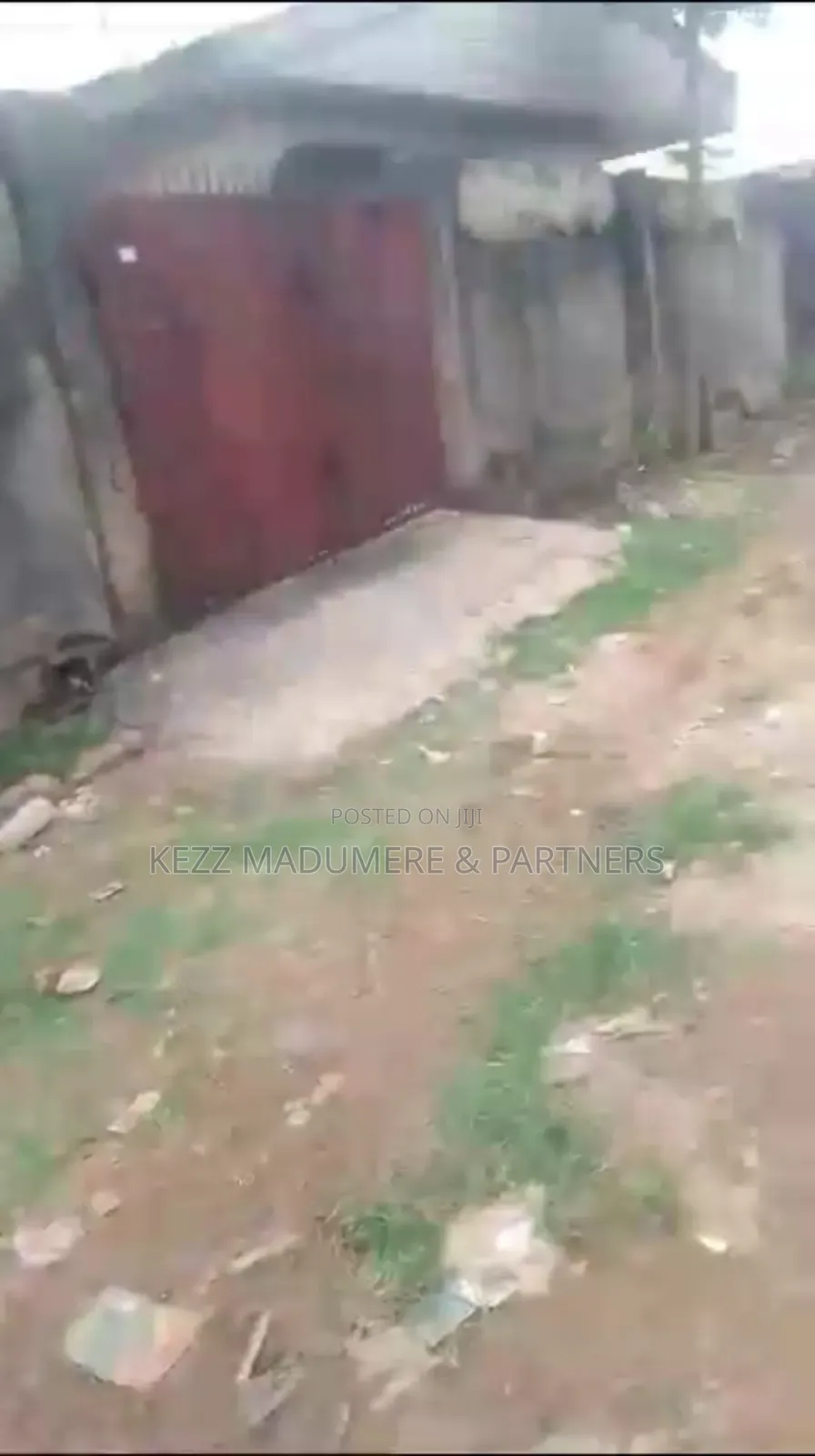 8bdrm Bungalow in World Bank Estate, for sale