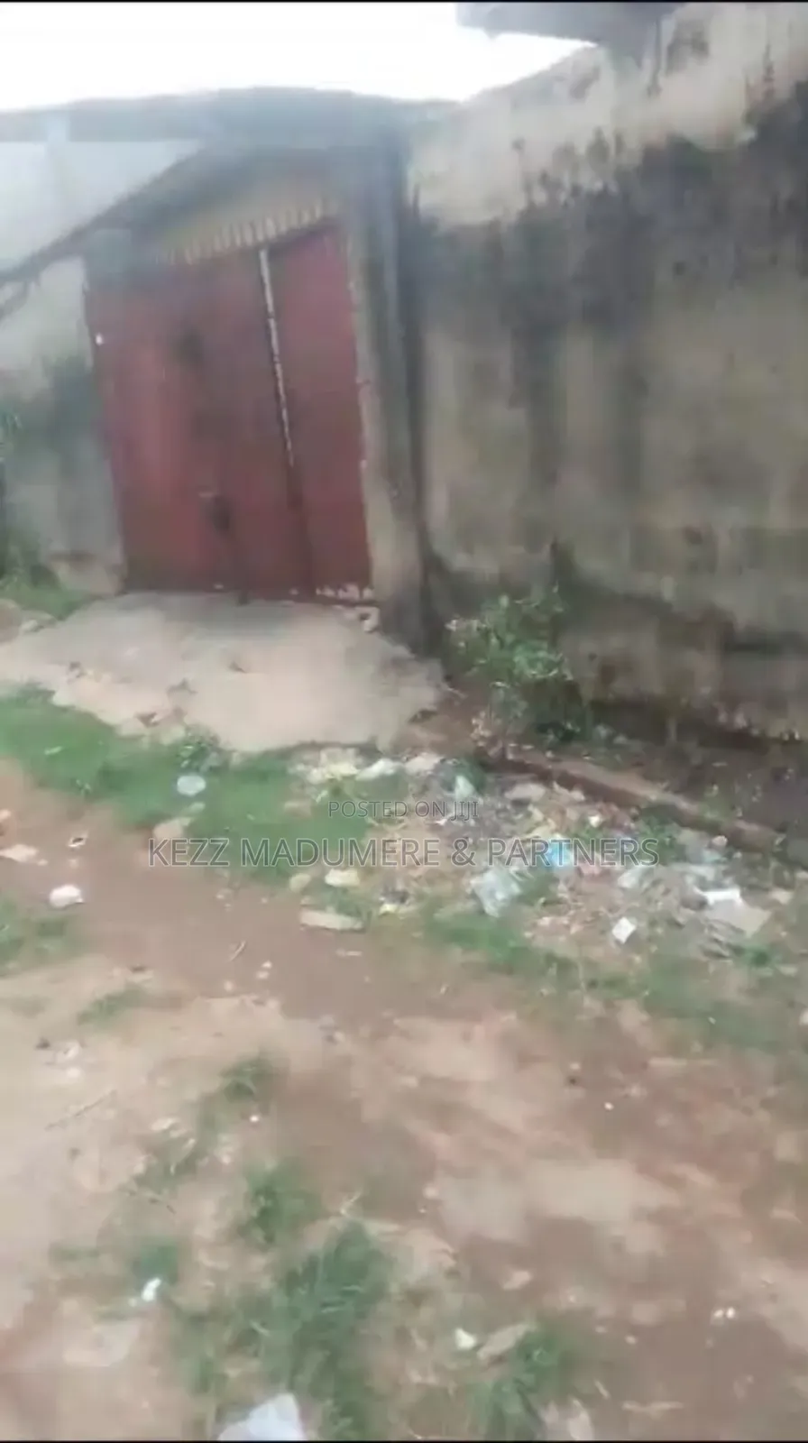 8bdrm Bungalow in World Bank Estate, for sale