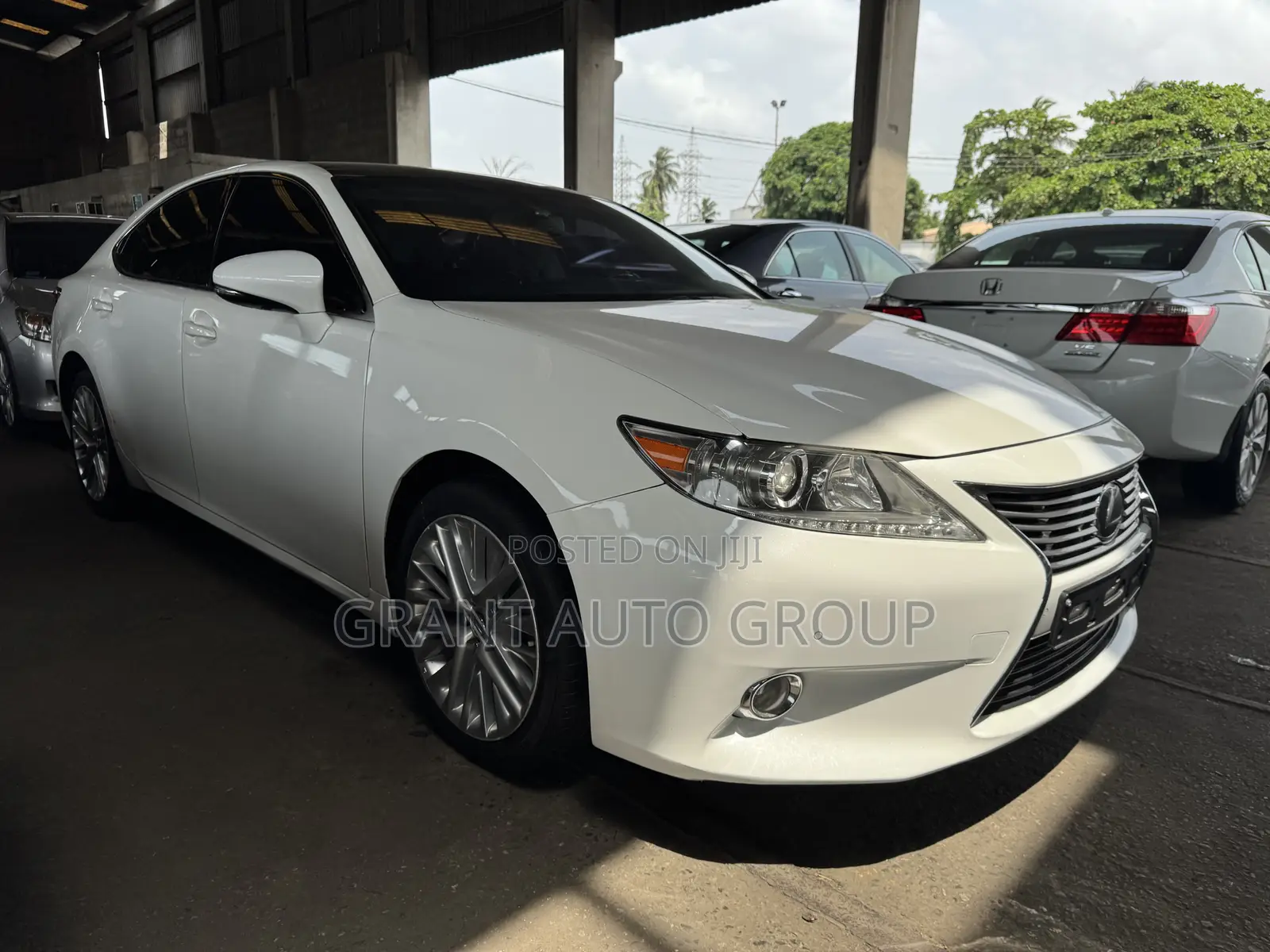 Lexus ES 350 FWD 2014 White