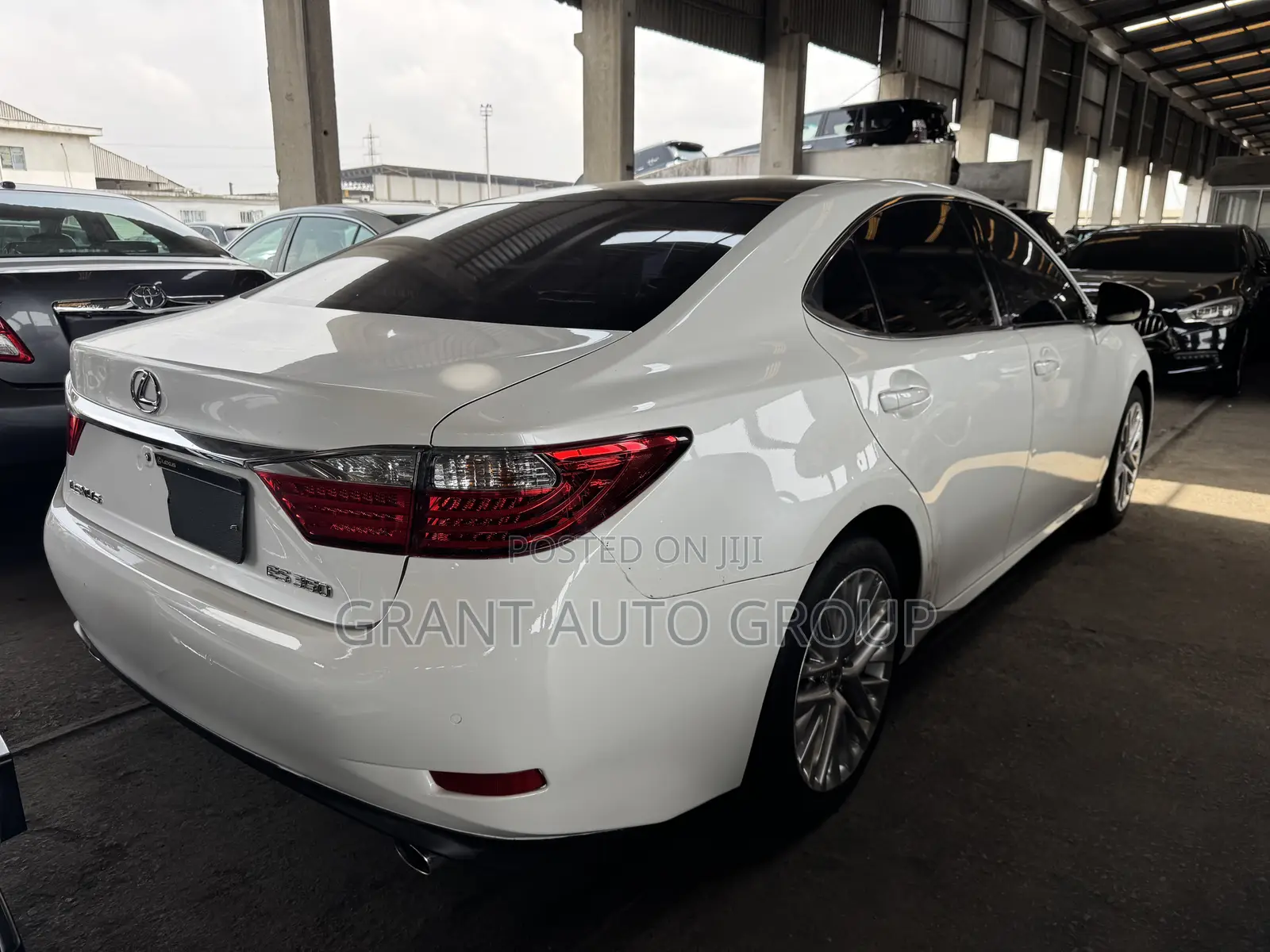 Lexus ES 350 FWD 2014 White
