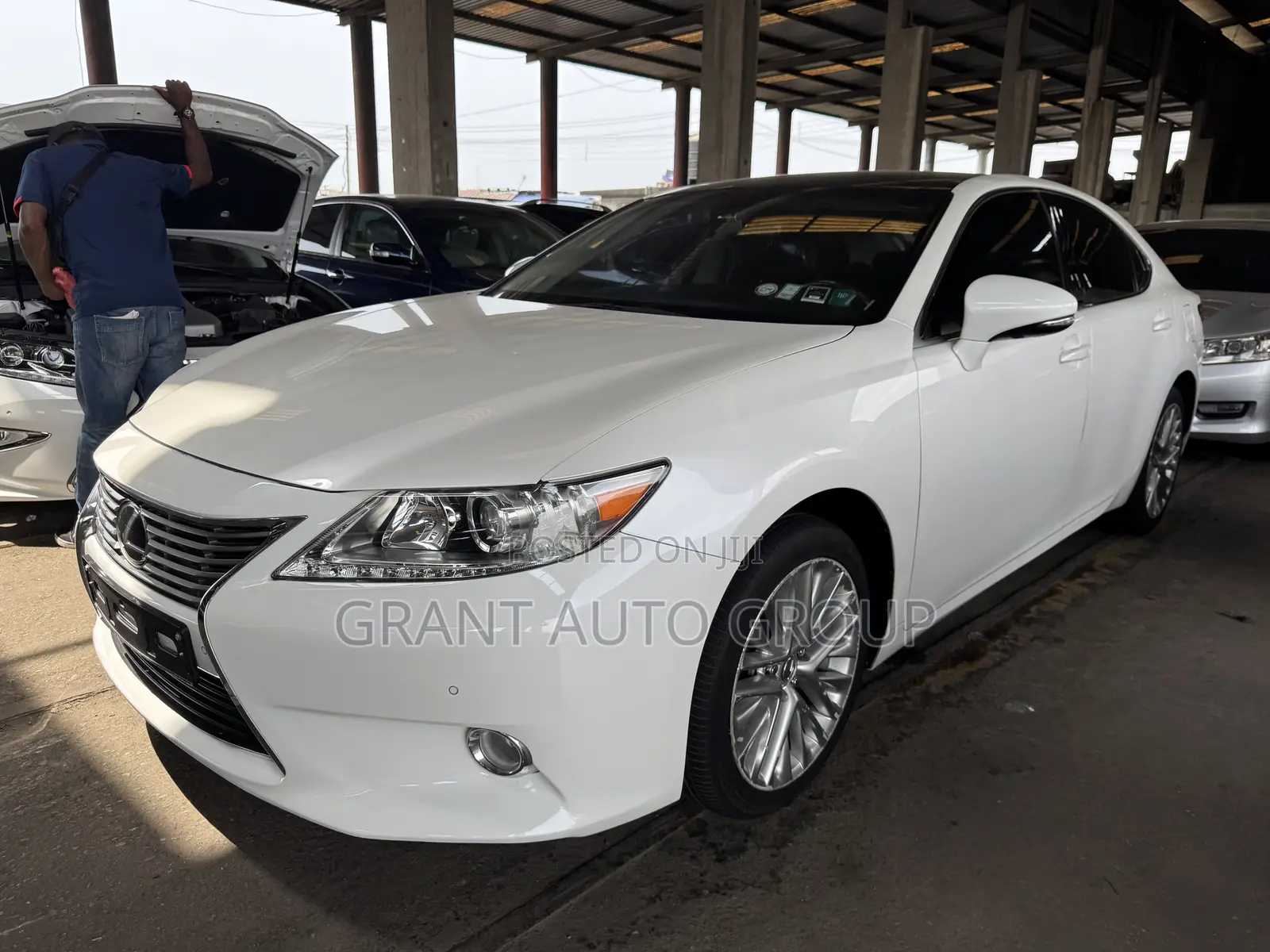 Lexus ES 350 FWD 2014 White