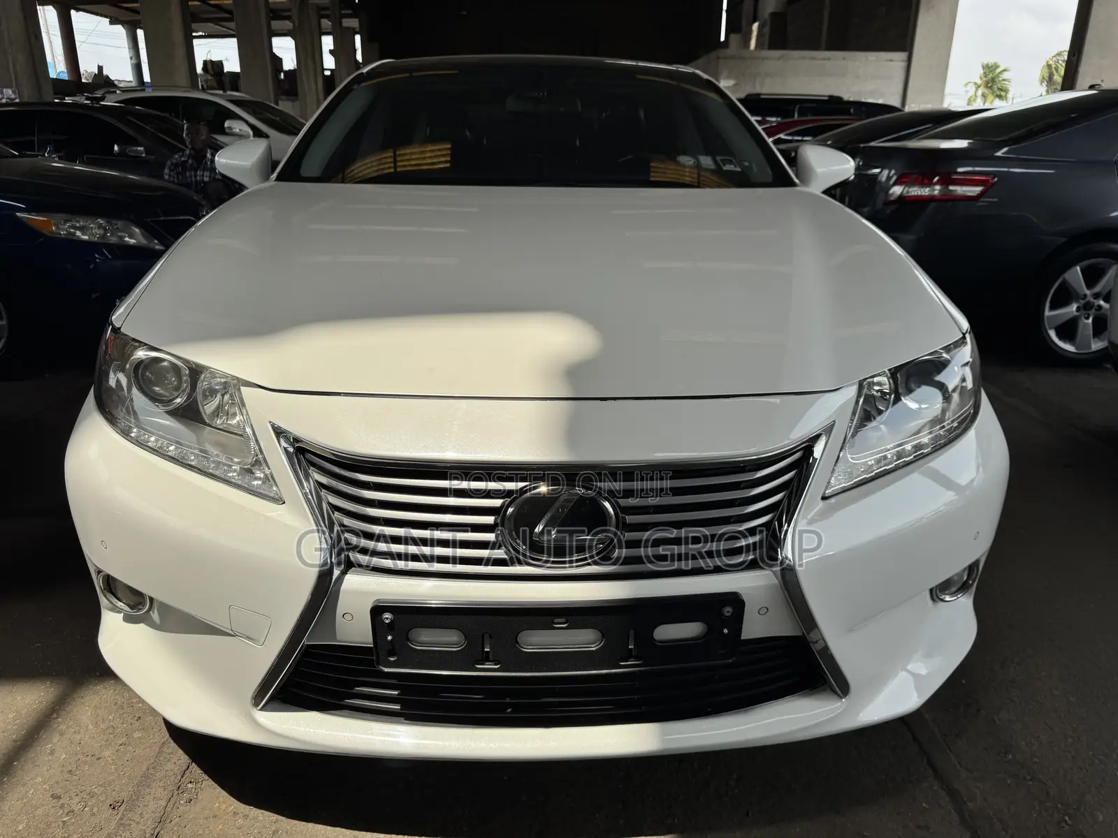 Lexus ES 350 FWD 2014 White