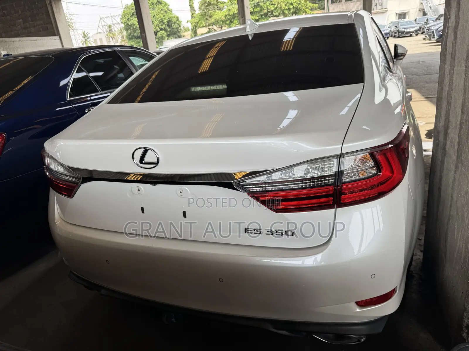 Lexus ES 350 FWD 2016 White
