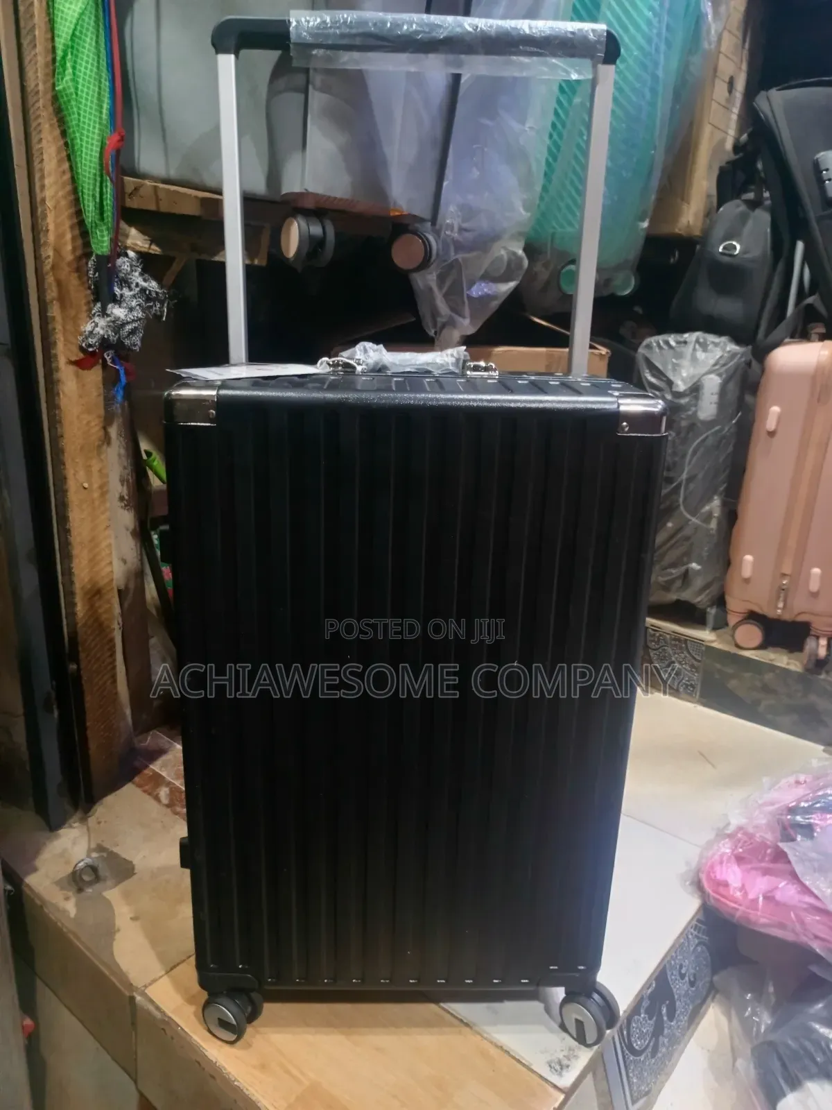 Big Wide Handly Aluminum Frame Luggage.
