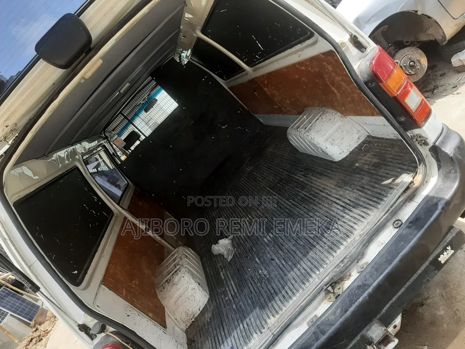Toyota HiAce 2000 White