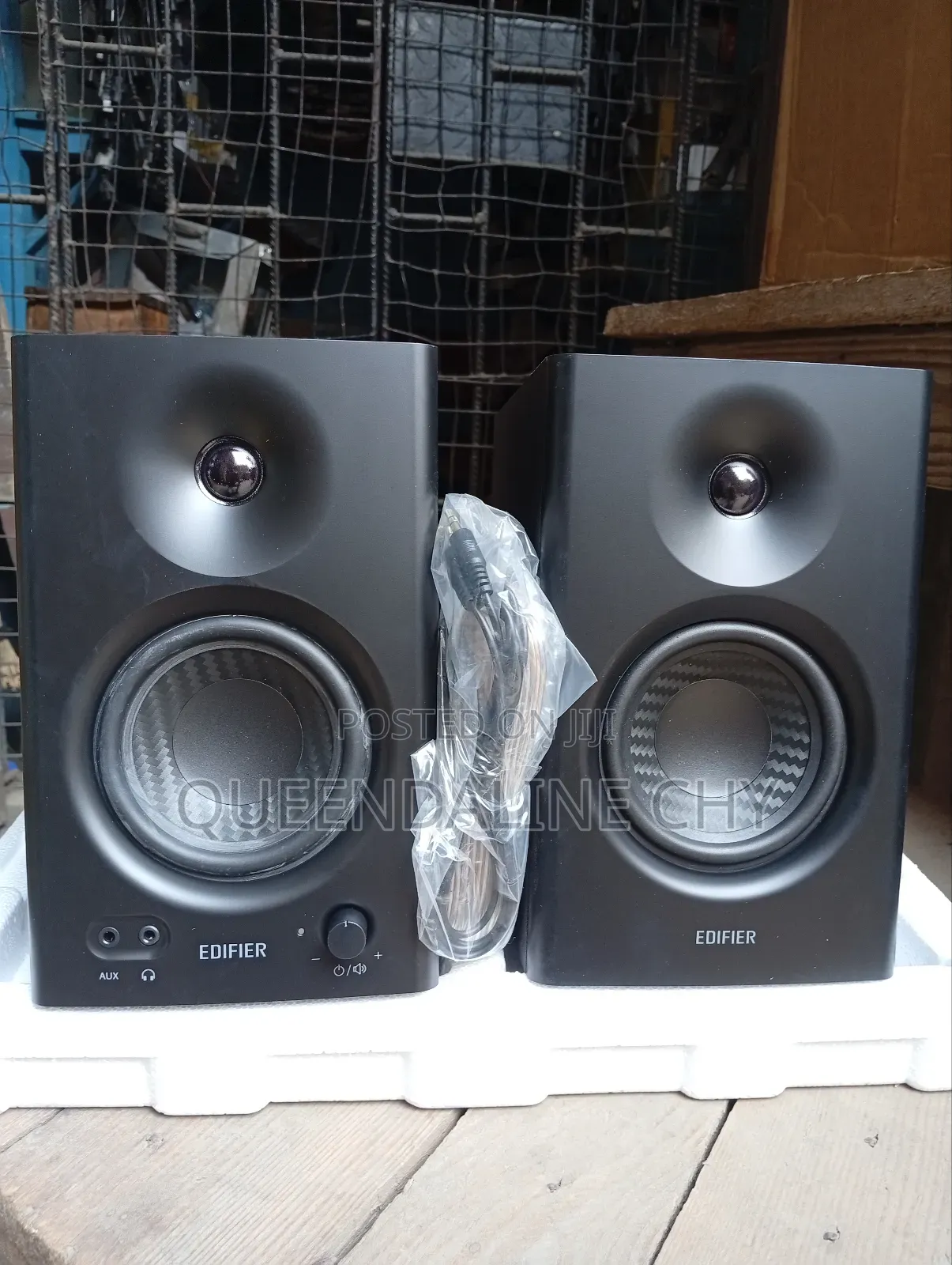 Edifier Studio Monitor.