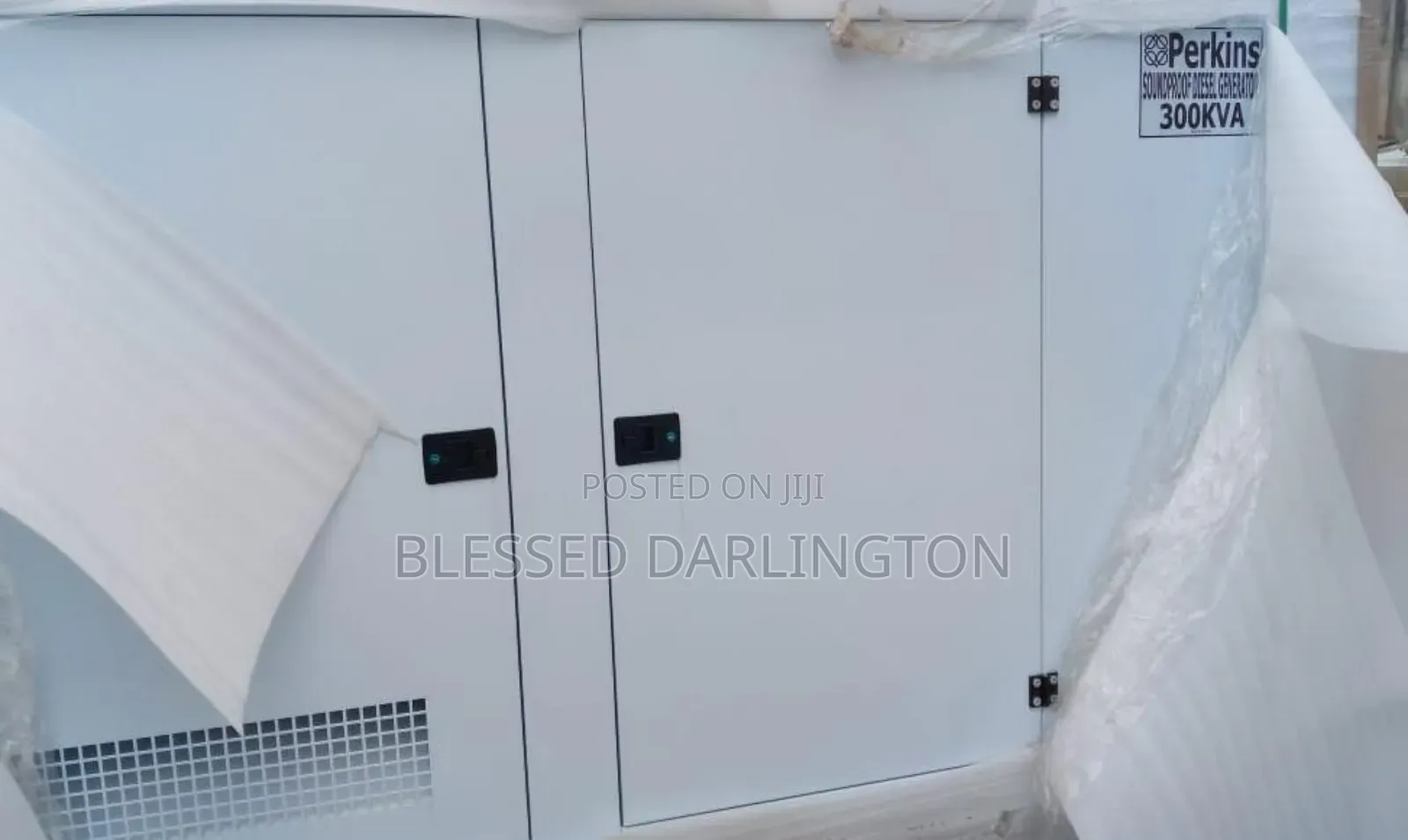 300kva England Soundproof Perkins Generator