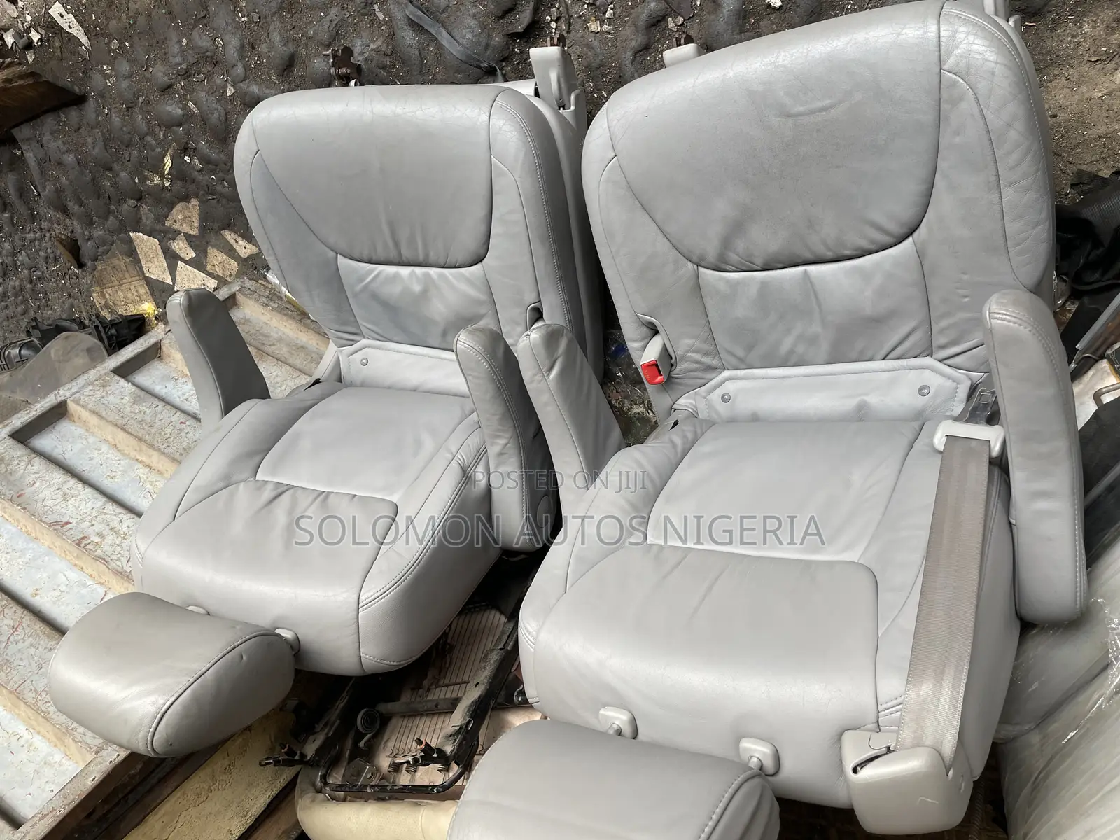 Two Center Seat Toyota Sienna 2005 to 2008 Model