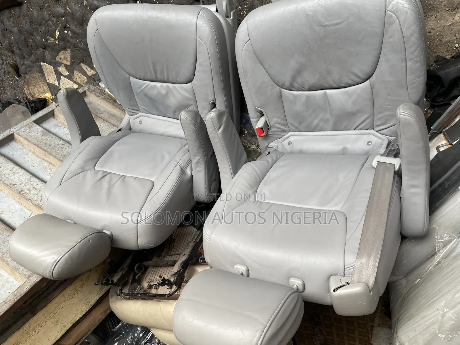 Two Center Seat Toyota Sienna 2005 to 2008 Model