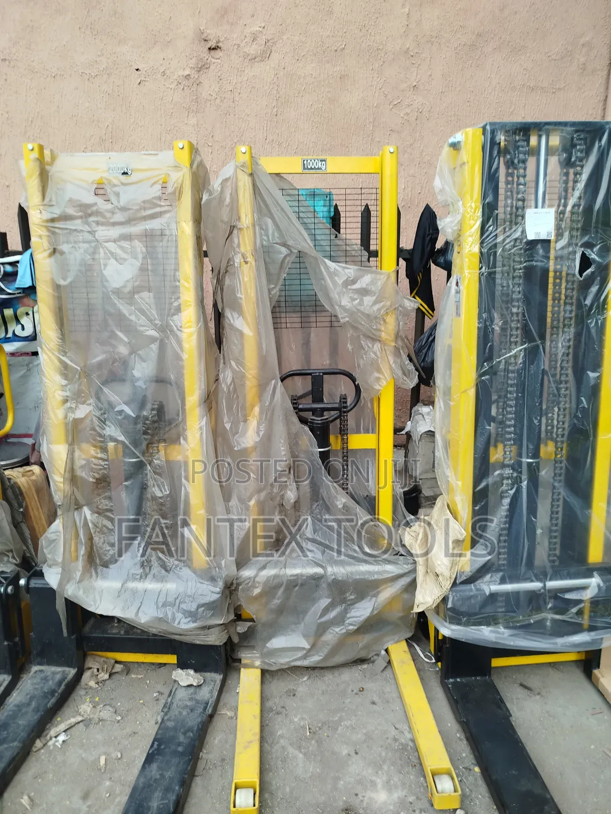 Manual Forklift 2 T by 3m