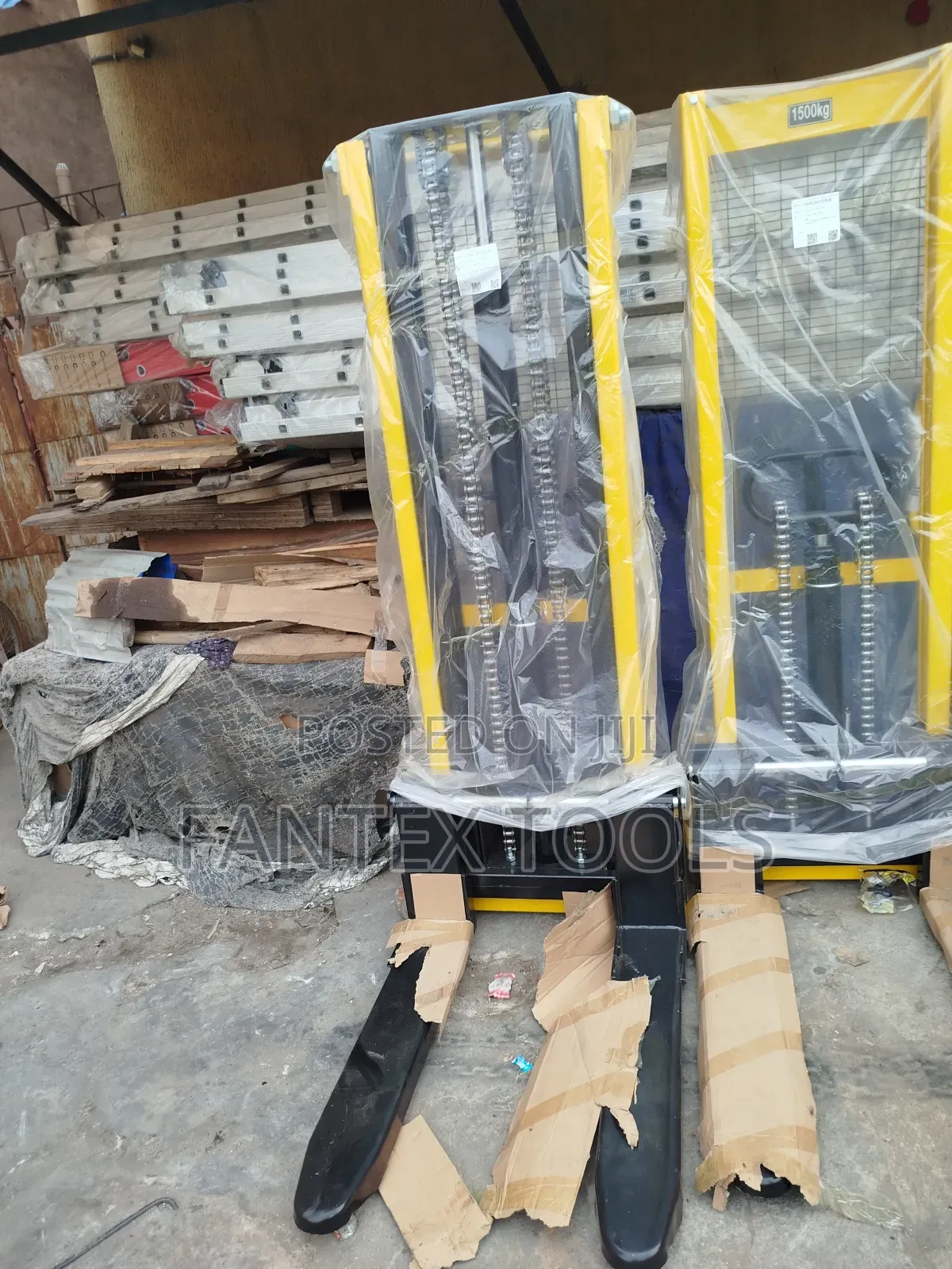 Manual Forklift 2 T by 3m