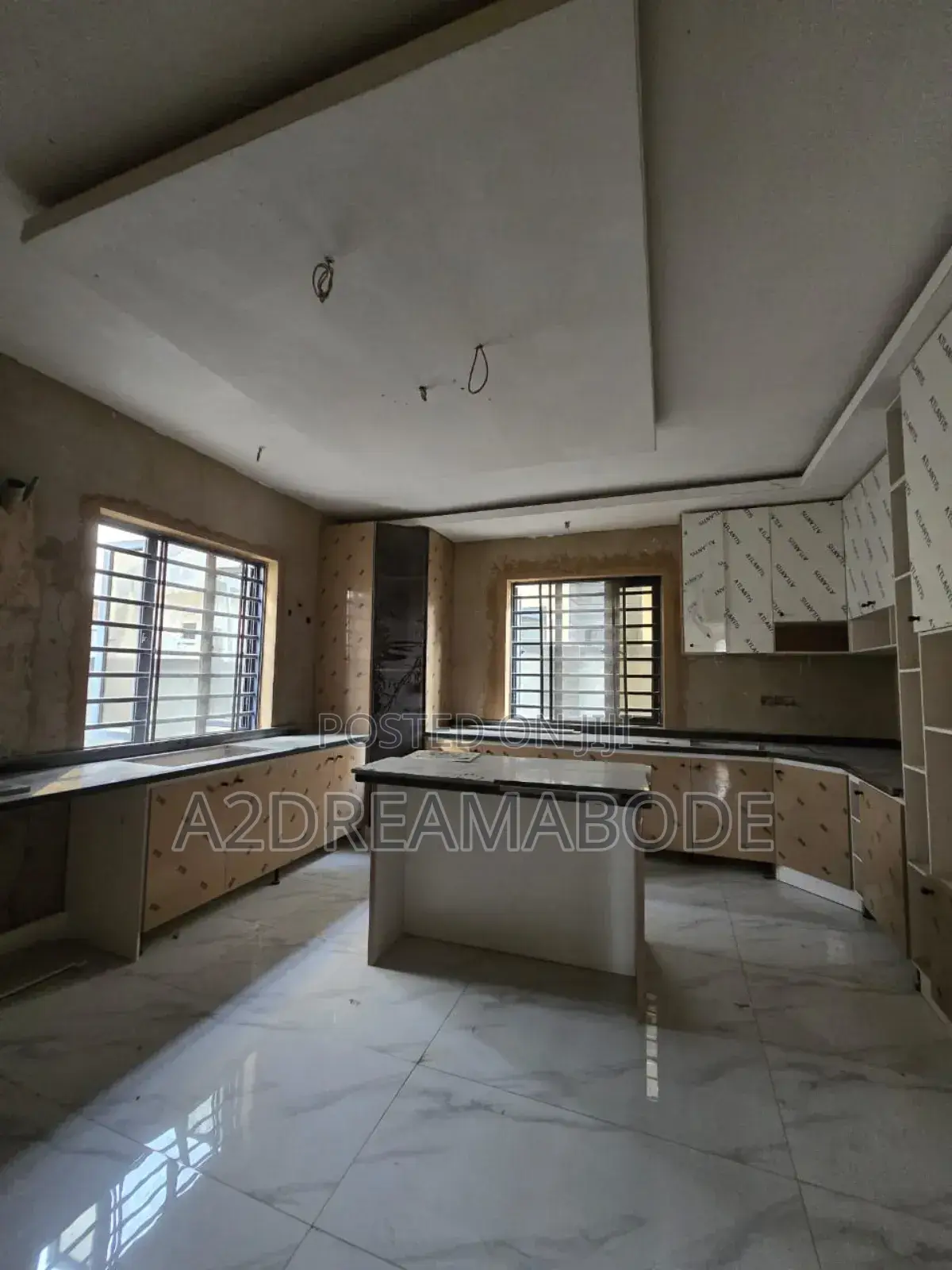 5bdrm Duplex in Magodo Phase 2 for rent