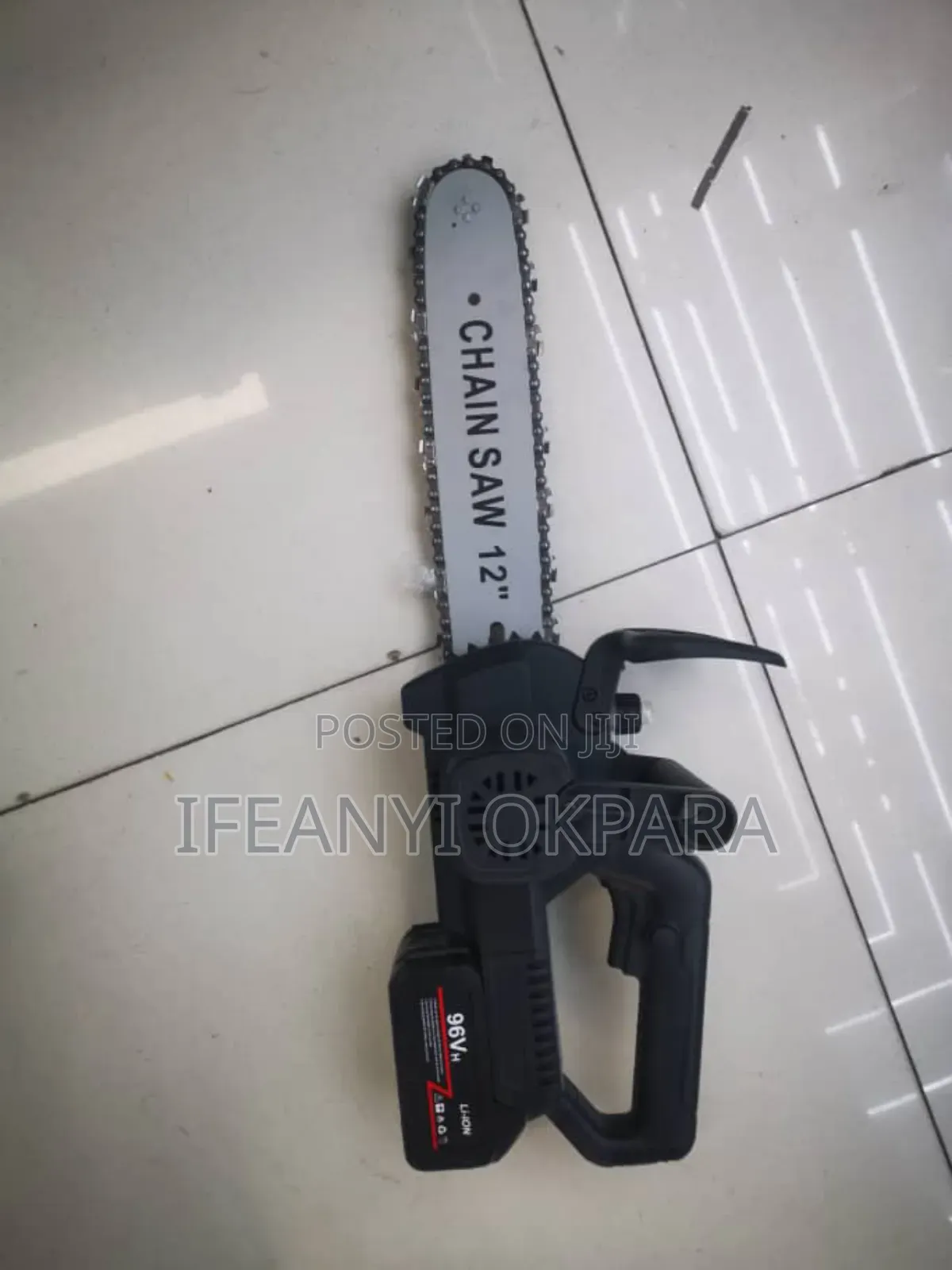 12inches Saw With 2 Batteries and 2 Chains