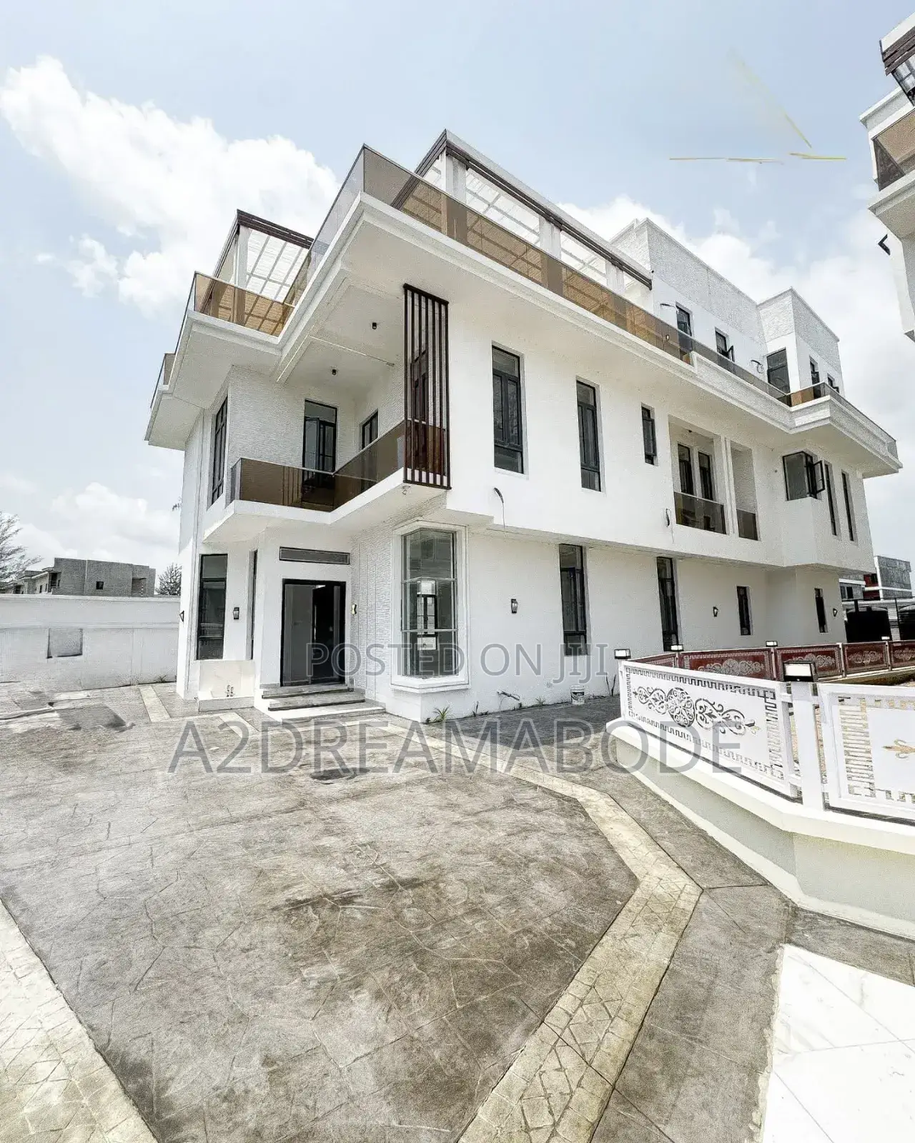 5bdrm Duplex In Osapa For Sale