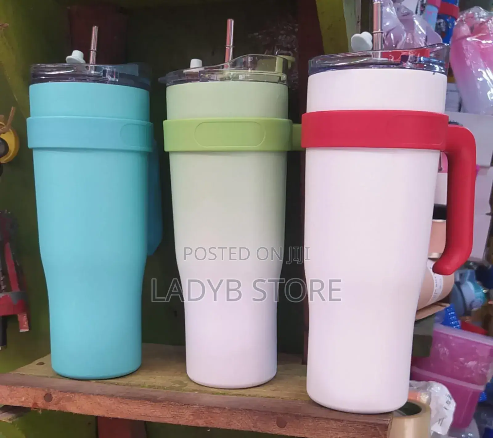 Quality Vacuum Cup With Straw
