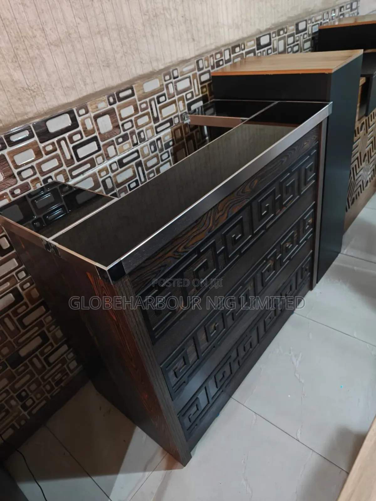 Luxury Office Receptionist High-Quality Table