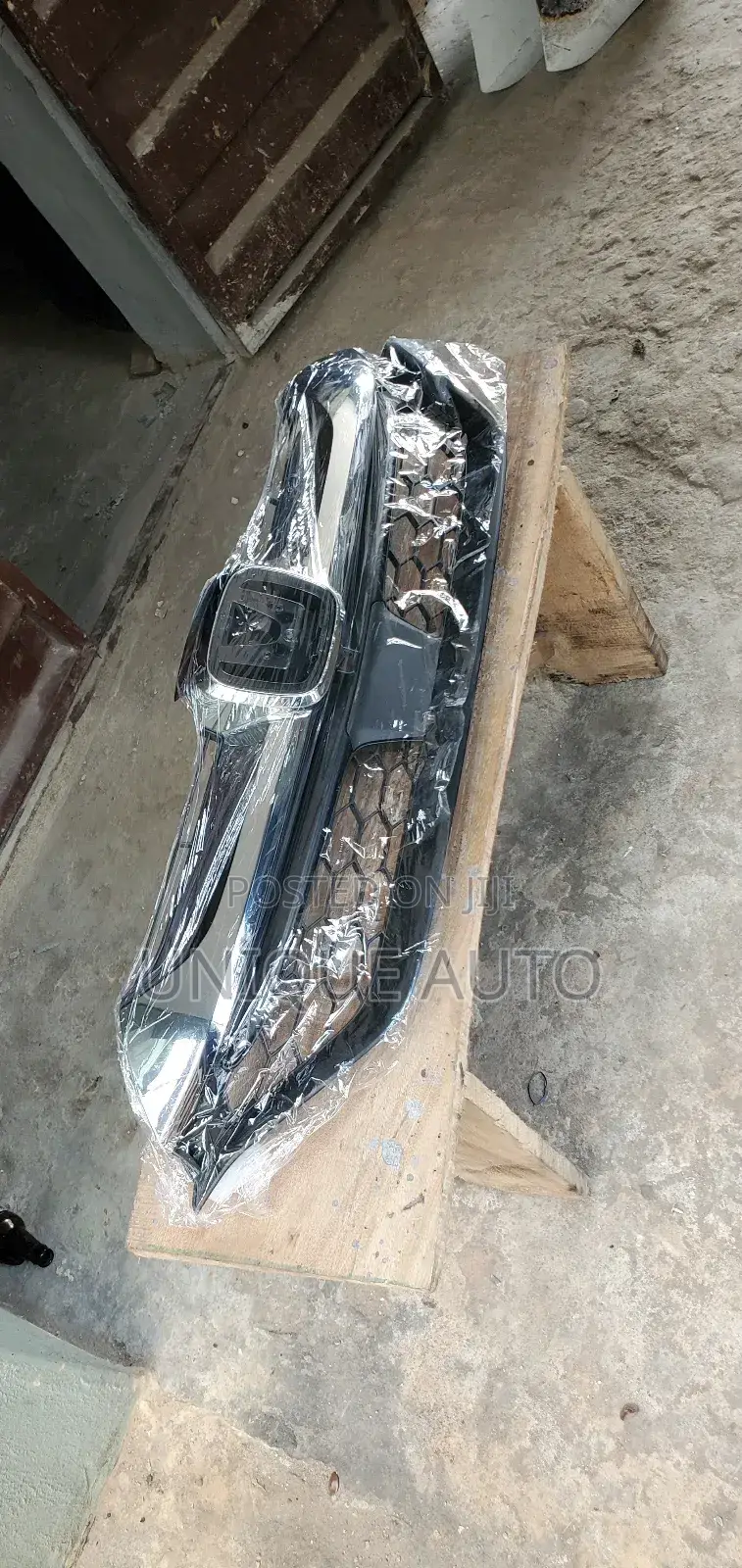 Front Grille 2018 Honda CRV