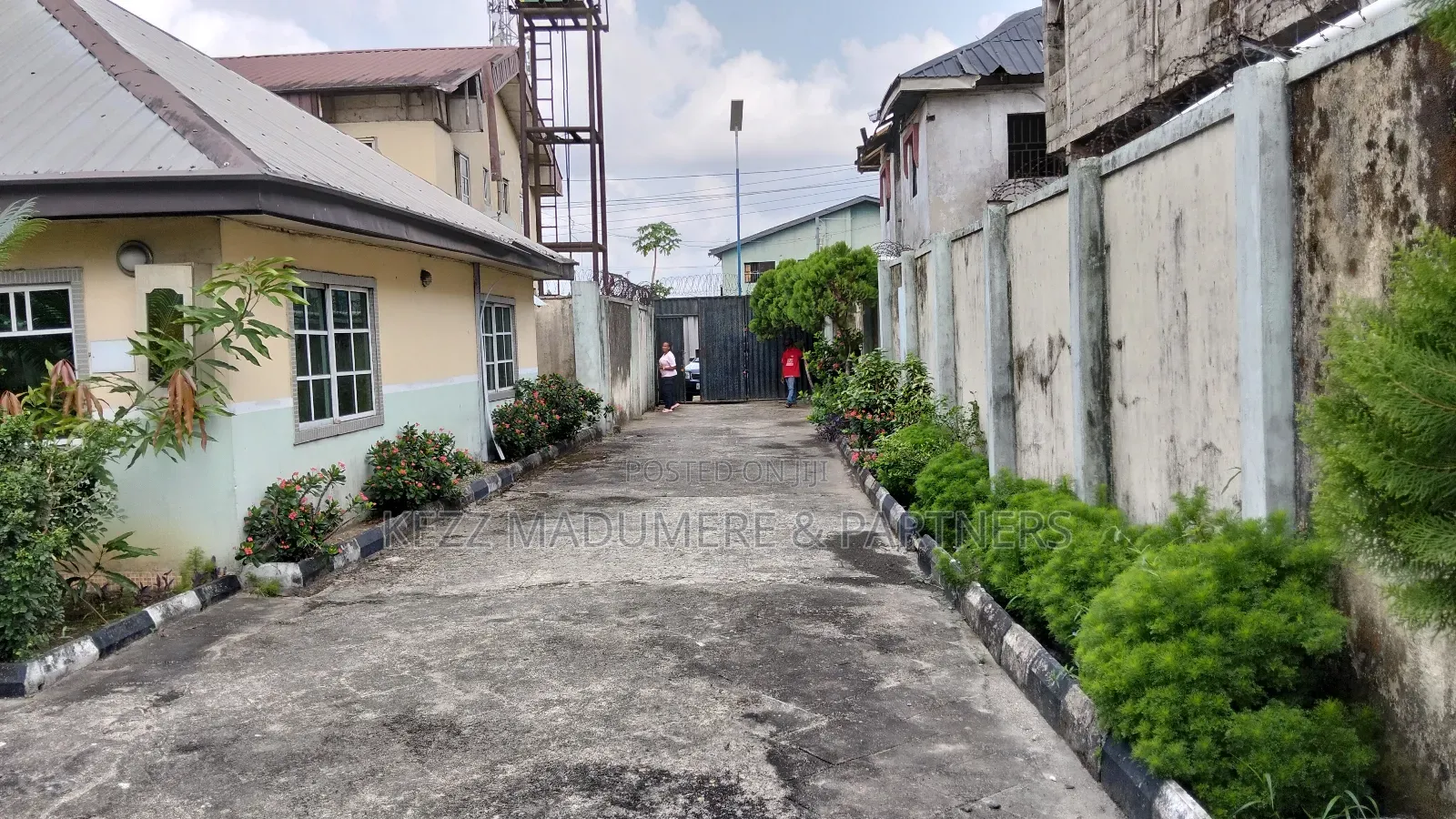 5bdrm Bungalow in Near Conoil ,Nta for sale